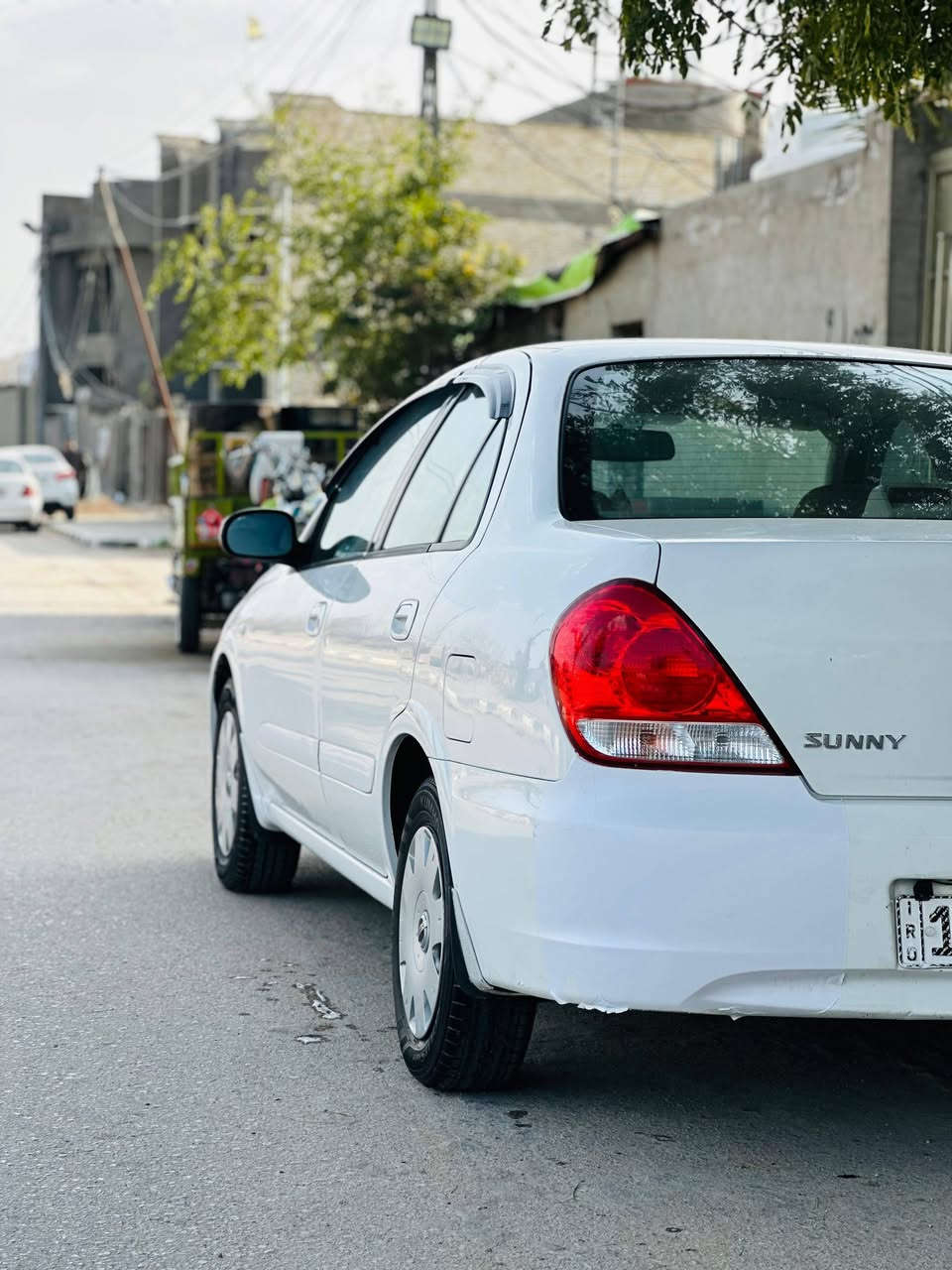 السلام عليكم... نيسان صني موديل 2010 بابل الشركه العامه جديده  مكفوله من الصبغ والتبديل ماشيه 190 الف سنويه وهزه جديده 4 جام كهرباء السعر 120 مكان السياره النجف للاستفسار ***********
