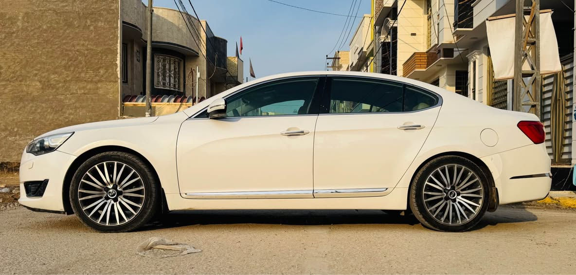 سلام عليكم كيا كادنزه موديل 2014 خليجي vlp فول موصفات مكينه v6 سته سلندر سياره كلش جديد وكل نقص مابيه جاهزه تخم تاير جديد صدر جديد تبريد ثلج رقم بغداد السياره كفاله بدون حادث فقط الجاملغ الامامي مرشوش فقط اثر شخوط السونار موجود حدادية جديده السياره مابيه نقص برغي 
المواصفات 
بنرامه 
بصمة تشغيل 
بصمة ابواب 
جنطه كهرباء 
مري شفط 
كشنات ذاكره 
كشنات جلد 
كشنات كهرباء + ذاكره 
مساج في الكشن 
داخل ابيض ملكي 
مكينه 6 سلندر 
تحكم استيرن 
شاشه كبيره 
كامره دواره 
لايت ازنون ابيض 
نضام الصوت انفنتي 
عزل صوت 
نضام ايكو 
نضام كروز مثبت سرعة 
السياره بعد بيه هواي مواصفات حلوه مال جناي حلوه ونضيفه 
السعر 148 $ وبيه مجال بسيط حك الجية اترجاكم لحد يكسر بيه السياره احلا من الصور بالحقيقه 
للاستفسار 
***********
*********** كربلاء, العراق
