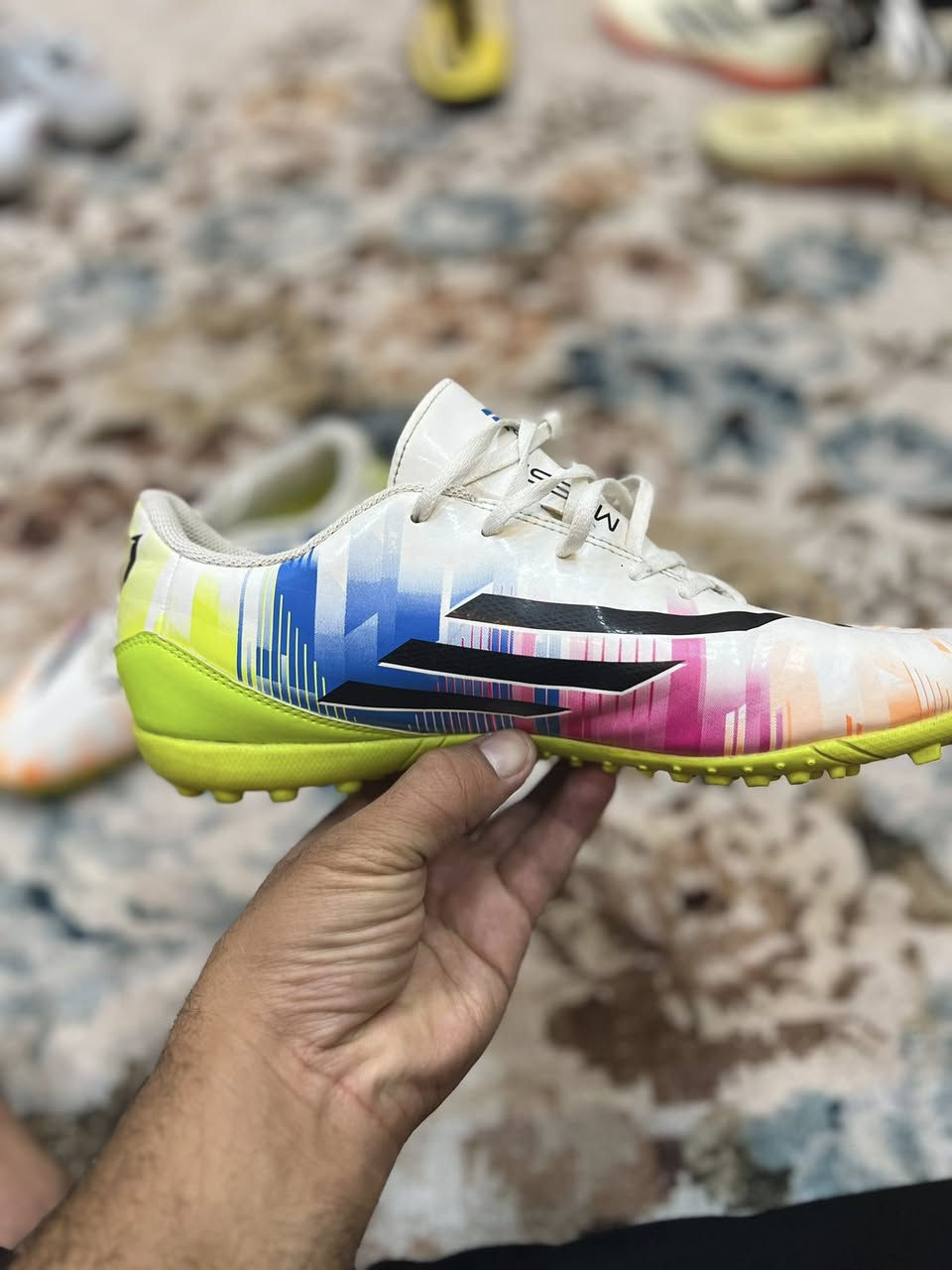 اديداس حذاء ميسي
قياس 44
نظافه فول 
تخفيضات 
40الف مع التوصيل 
للحجز ***********
