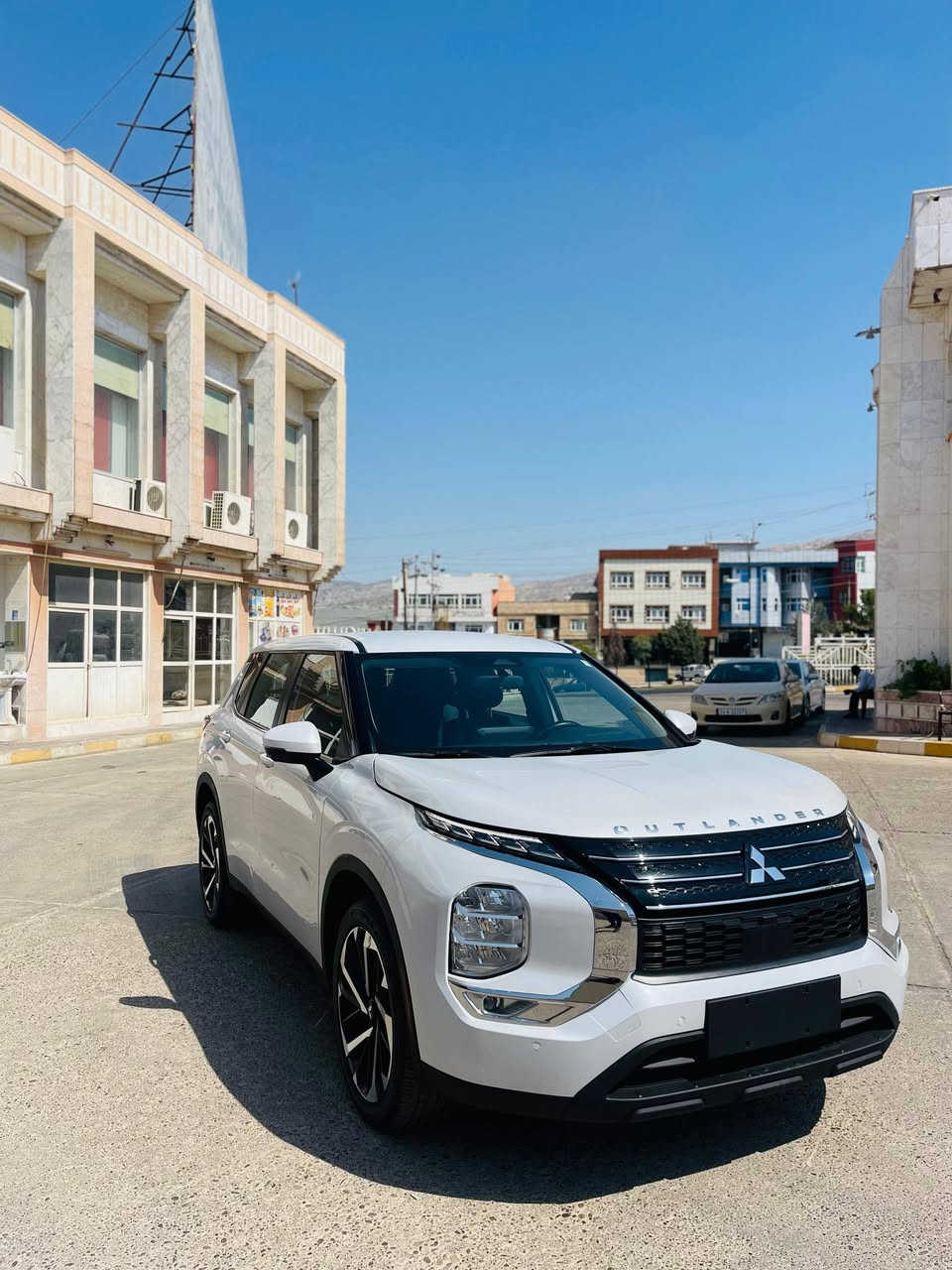 2023 𝐌𝐈𝐓𝐒𝐔𝐁𝐈𝐒𝐇𝐈 𝐎𝐔𝐓𝐋𝐀𝐍𝐃𝐄𝐑
ميتسوبيشي اوتلاندر
للبيع فقط
موديل :2023
7 راكب
السعر220$
والسياره جاهزه  
  كبل للترقيم وبدون أي ملاحظه بلسياره
كاتي بدون رقم
تترقم جميع
محافظات الشماليه
عداد  المسافة : 24 الف mi
حجم المحرك : 2.5L ( 4,سلندر )
دعاميه مبدل  فقط
وبيها
3 قطع فقط بخ مال جلخات وشويه علبارد
بدون ظربه او دواخل
بجم امامي خلفي كبس
ايرباك استيرن ومسستم
مواصفات
SE
دةبل اكسل
بصمة ابواب
بصمة تشغيل
كاميرا °360
‏‎كاميرا امامي
كاميرا جانبي
كاميرا خلفي
هاند بريك بصمة
اوتو ستارات (𝐀𝐔𝐓𝐎 𝐒𝐓𝐀𝐑𝐓)
اوتو ستوب (𝐀𝐔𝐓𝐎  𝐒𝐓𝐎𝐏)
رادار امامي (تحديد مسار)
رادار جانبي  (نقاط عمياء)
رادار خلفي (التحذير من الاصطدام)
حساسات امامي
حساسات جانبي
حساسات خلفي
إشارات بلمري
مري شفط
نظام (𝐎𝐅𝐅-𝐑𝐎𝐀𝐃)
نظام (𝐒𝐇𝐎𝐖)
نظام (𝐀𝐔𝐓𝐎)
نظام
(𝐄𝐂𝐎)
نظام (𝐍𝐎𝐑𝐌𝐀𝐋)
نظام (𝐒𝐏𝐎𝐑𝐓)
كشنات جلد شامو وقماش
كشن السايق كهربائي
كشنات هیتر
تحكم استيرن
تبريد لمس
تبريد مركزي قطعتين
صندوق شفط كهربائي
لايتات (𝐋𝐄𝐃)
عدسة زينون
بكلايتات (𝐋𝐄𝐃)
ويل 20
بعد هوايه مواصفات
صور الحادث ورقم الشاصي مرفق مع صور
‏‎تفاصيل اكثر الاتصال علی ارقام التاليه
مكان السياره عقره دهوك
‏ WhatsApp 
 كورك ***********
اسبا
***********
