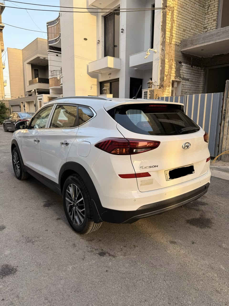 توسان 2019 خليجي 

المواصفات 
محرك 2000 دوش 
كشن كهرباء 
تبريد قطعتين 
كشنات جلد + ارضية وصندوق 
اشاير بلمري + مري شفط 
شاشة كبيرة + حساسات 
كامرة خلفية 
داخل بيجي 
ويل كب 19
بلوجكتر + لد نهاري
ثلاجة بلجكمجة
سايد بريك بلرجل
ماشية 126كم
مكفولة عدا بارد بلجاملغ 
العنوان بغداد الدورة 
السعر 177$ وبيها مجال 
شراي اتصل وتدلل (***********‬)
