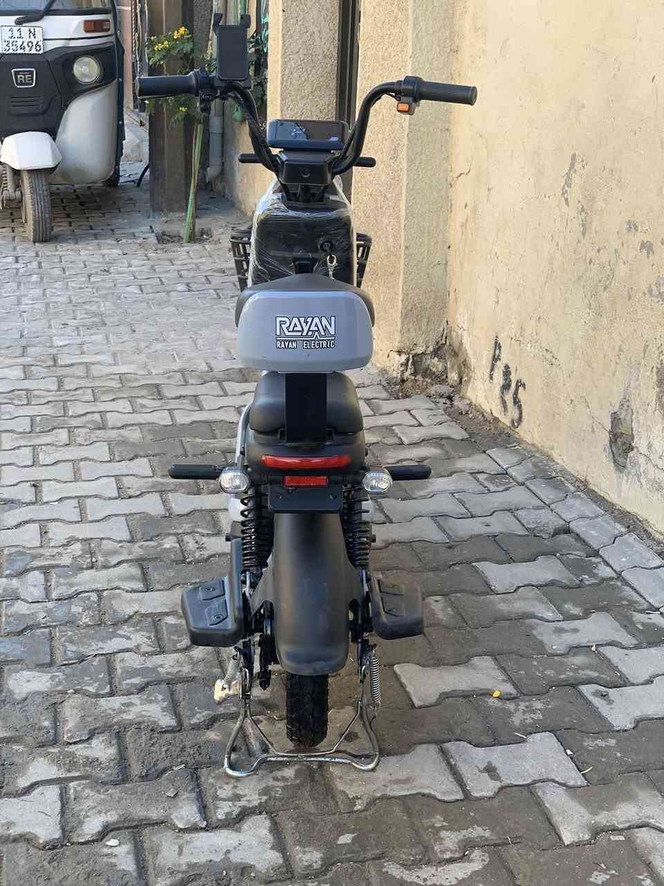 دراجه شحن ريان  حجم ١٤ السعر ٣٢٥جديده كلش
*********** مكانه حرية
