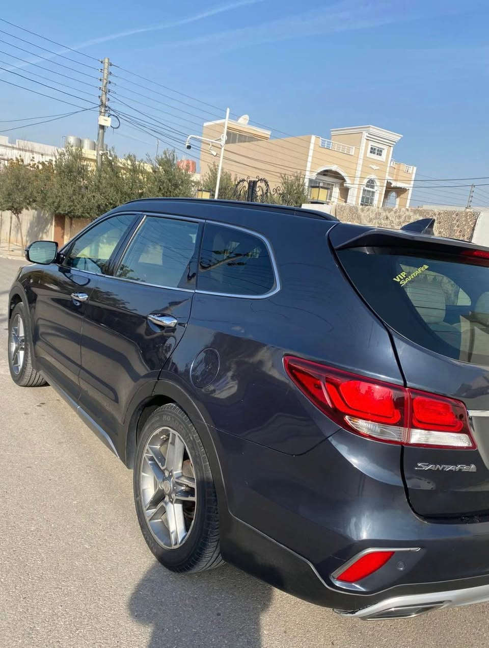 هونداي سنتافي2018 ئةمريكى، ژمارةى هه ولير، رةنگى نةفتى.
مواسةفات فول مواصفاتVIP  ( limited) :
 ناو چوكايتى و رةش شاشه گةوره و لةمس ، كارپلةى ، نيزامى ليخورين ئيكو/سپورت/نورمال ،بةصمه، سةقف پانوراما، صندوق شفت ،ئوتو هولد ،گير توماتيك و عادى ، دژه خليسك ، نيزامى كروز  تحديد سرعة و رادار وحساس، 5 كاميره 360 دةرةجه ،7 نةفةرى ،كوشن كارةبا و جلد و كوشنى پيش و پشتةوه تبريد و هيتةر، سوكان تبريد و هيتةر ،بلاجكتور ليد  ،100000رويشتووه ، سالنامةو هةزةى نوئ يه تاكو 2030/12/30،
 دةرگاى سايق و دواى سايق و چامةلوغى دواى سايق بئ ناو گرتن به شةرت ، ئيرباگى نةتةقيون بةشةرت له وينةكان دياره  ، هيچ ساردى نيه .
سيعرى175وةرةقةو مامةلةيةكى كةم، شوينى ئوتومبيل هةولير ، ژمارةى موبايل ***********

هونداي سنتافي 2018 وارد أمريكي ،رقم اربيل، لون نفطي.
مواصفات فول مواصفات (limited) VIP:
  داخلي جلكيتي واسود ،شاشة كبيرة لمس كاربلاي، نظام القيادة ئيكو /سپورت /نورمال ،بصمة ،بريك بصمه،سقف بانوراما ،سندوق شفط ،ئوتو هولد ، گير اوتوماتيك و عادي ، مانع إنزلاق، گير اتوماتيك و عادي، نظام كروز تحديد سرعة و رادار و حساس، 5كامرات 360 درجة، 7 راكب ،الاشارة بالمرايا، كشن كهربائي و جلد و كشنات الامامية والخلفية تبريد وهيتر ،الستيرن تبريد و هيتر ،ماشية 100000 ، بلاجكتور ليد ،السنوية جديدة لحد 2026/12/30.
الضرر بابين وجاملوغ الخلفي لجهة السائق بدون تعديل بارد ، بدون دواخل بشرط ، ايرباگ ما طاگ سالمين بشرط مبين بصور الحادث 
السعر 175 ورقة وبيه مجال للطيبين ، مكان السيارة أربيل رقم الموبايل *********** أربيل, العراق
