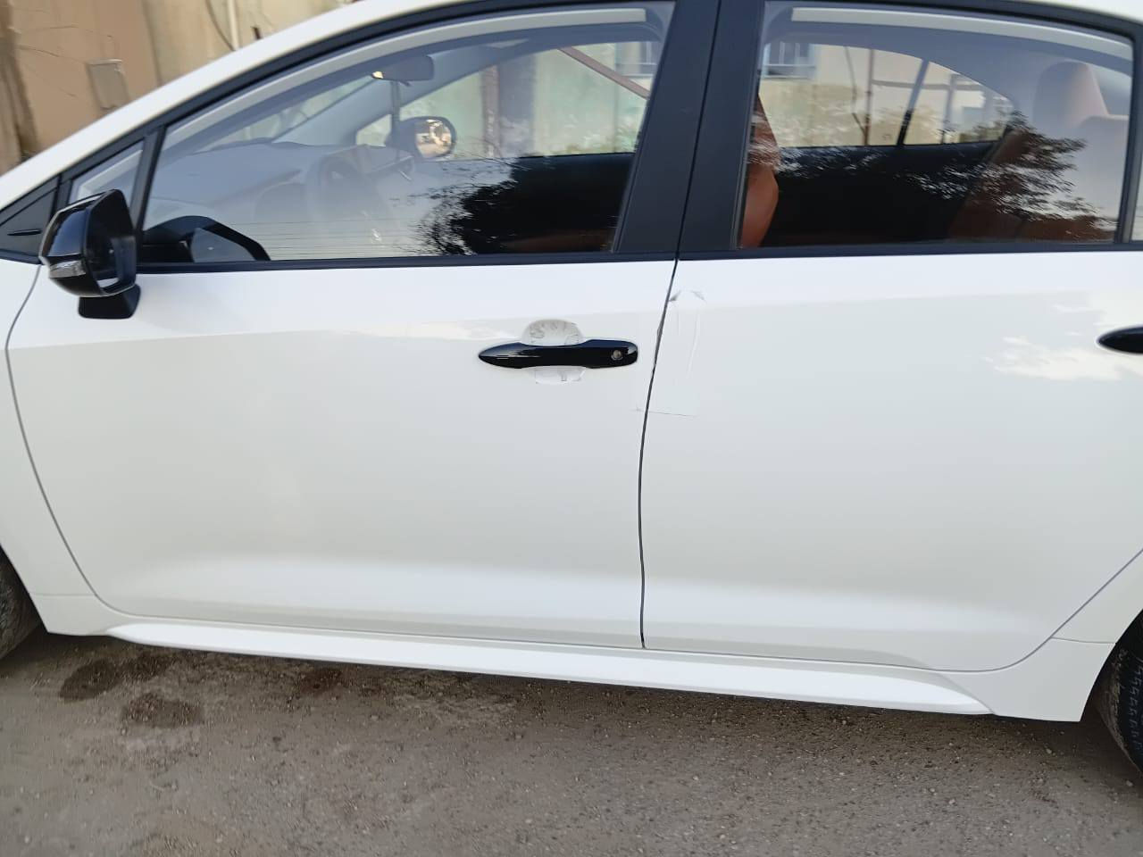 السلام عليكم
كورلا موديل 2025هايبرد GR
السياره بحاله الوكاله ماشيه الفين د
اعلى مواصفات بال كورلا 5كامرات 
السياره كفاله عامه من كلشي 
داخل جلد 
كراسي كهرباء 
معروفه مواصفات ال GR
جديده بمعنى الكلمه تحويل ثاني يوم 
السعر 27 مليون وبيها مجال بصيط 
عنواني بغداد خلف بوابه الكاظميه 
***********
