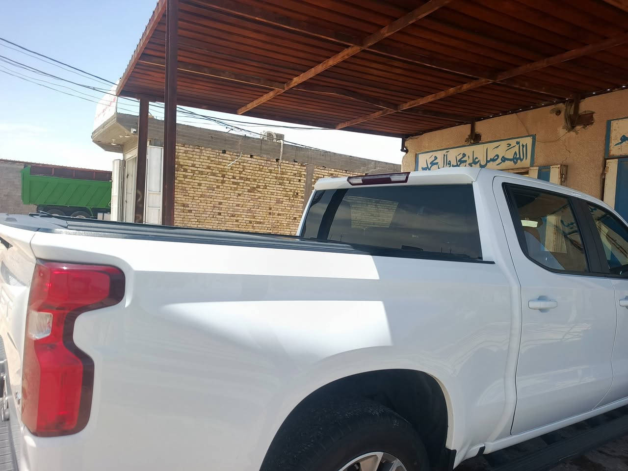 السلام عليكم سلفرادو موديل 22 سياره قطعتين صبغ الحادث موجود داخل المنشور 
جديده حيل مكينه ثمانيه سلندر فول مواصفات ما عدا الفتحه باب طويل بدي قصير رقم اربيل تحويل وكاله شنو اللي يعجبك باب خلفي كهربائي فول بيع ومراوس 
السعر المطلوب 285
العنوان ذي قار الفجر
***********
