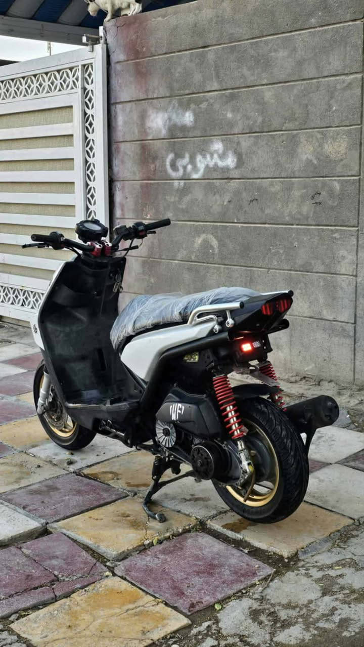 السلام عليكم. دراجه سكنس جبلي للبيع مكينه بيها صوت بلكرنك ابيع .دراجه نضيفه كهربائيات كله شغال وبدي نظيف وتايرات .. سعر 550 مكان ناصريه ***********
