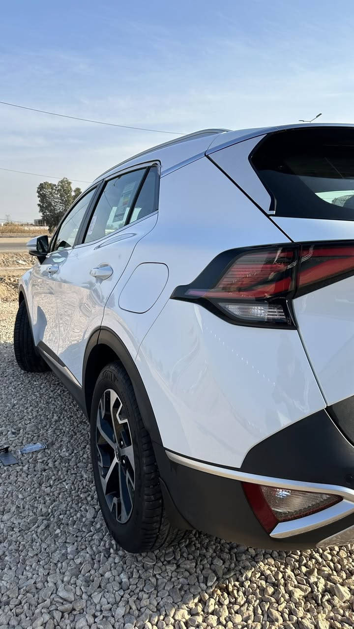 السلام عليكم سبورتج خليجي 2025. للبيع
مكفولة كفاله عااامه المواصفات نص فول
بصمه 
رادارات 
حساسات خلفيه 
كامرة خلفية
سايد بريك كهربائي 
مواصفات السيارة  معروفة 
ماشيه 20 الف 
السيارة على وضع الشركة
رقم اربيل باسمي تحويل مباشر 
السعر 238 وبيه مجال 
 للاستفسار ***********
