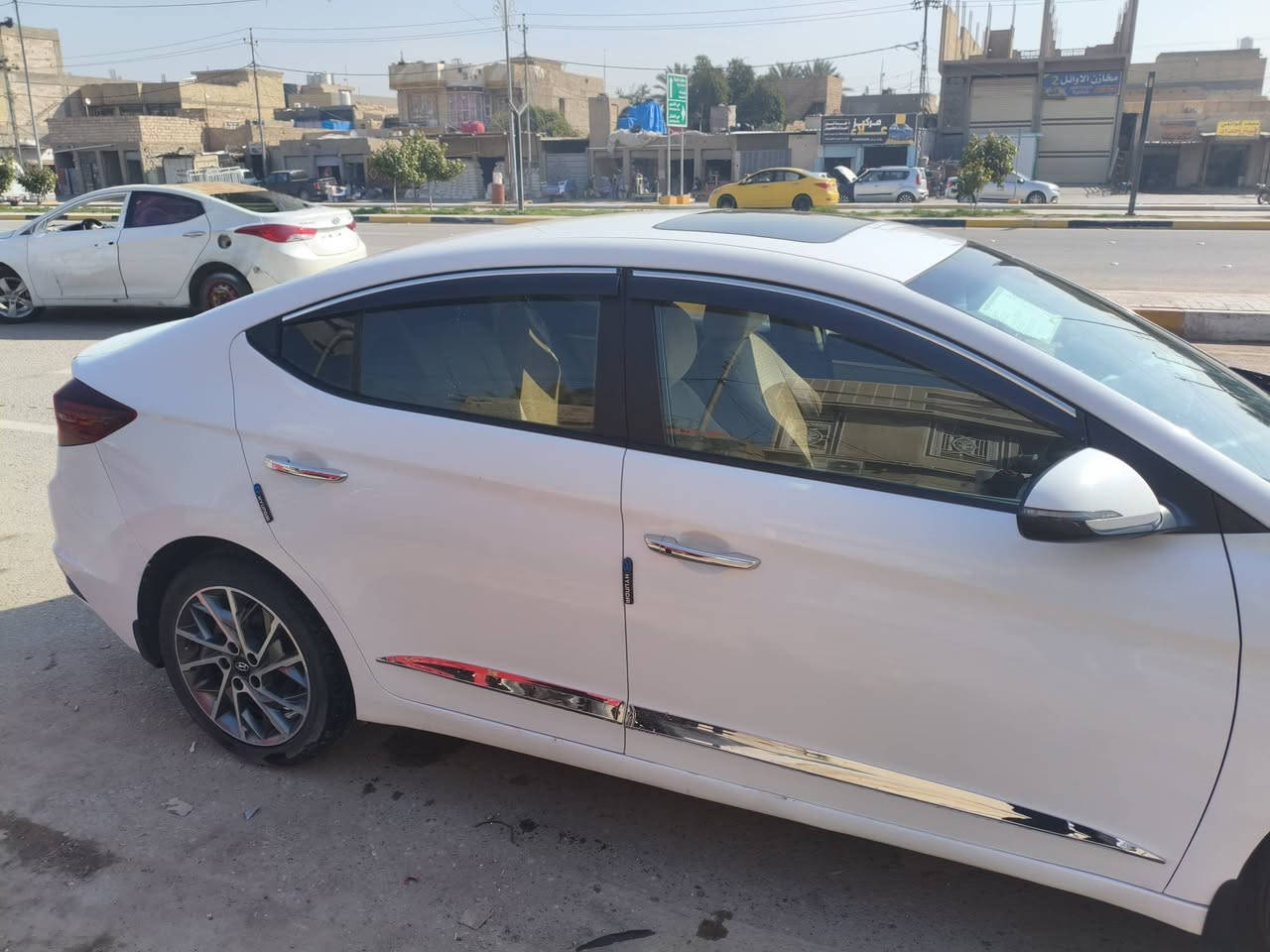 السلام عليكم النترا 2020 خليجي فول 1/1 مكفولة كفالة عامة من الضربة والصبغ ماعدا تكحيل قليل موضح بالصور مواصفات
فتحة
شاشة كبيرة
اربع انضمة قيادة
مري شفط
حساس امامي +خلفي
كامرة أمامية +كامرة خلفية 
إشارة ترحيب
صندوق ذكي
السيارة جديدة مطلوبة للمصرف اربع ملايين صاحبة موظفة استقطاع مباشر بعد اربع اشهر لو خمسة اصير حرة سعر السيارة 158 ورقة وبيها مجال قليل مكان السيارة كربلاء اتصال على *********** غير متواجد على الفيس
