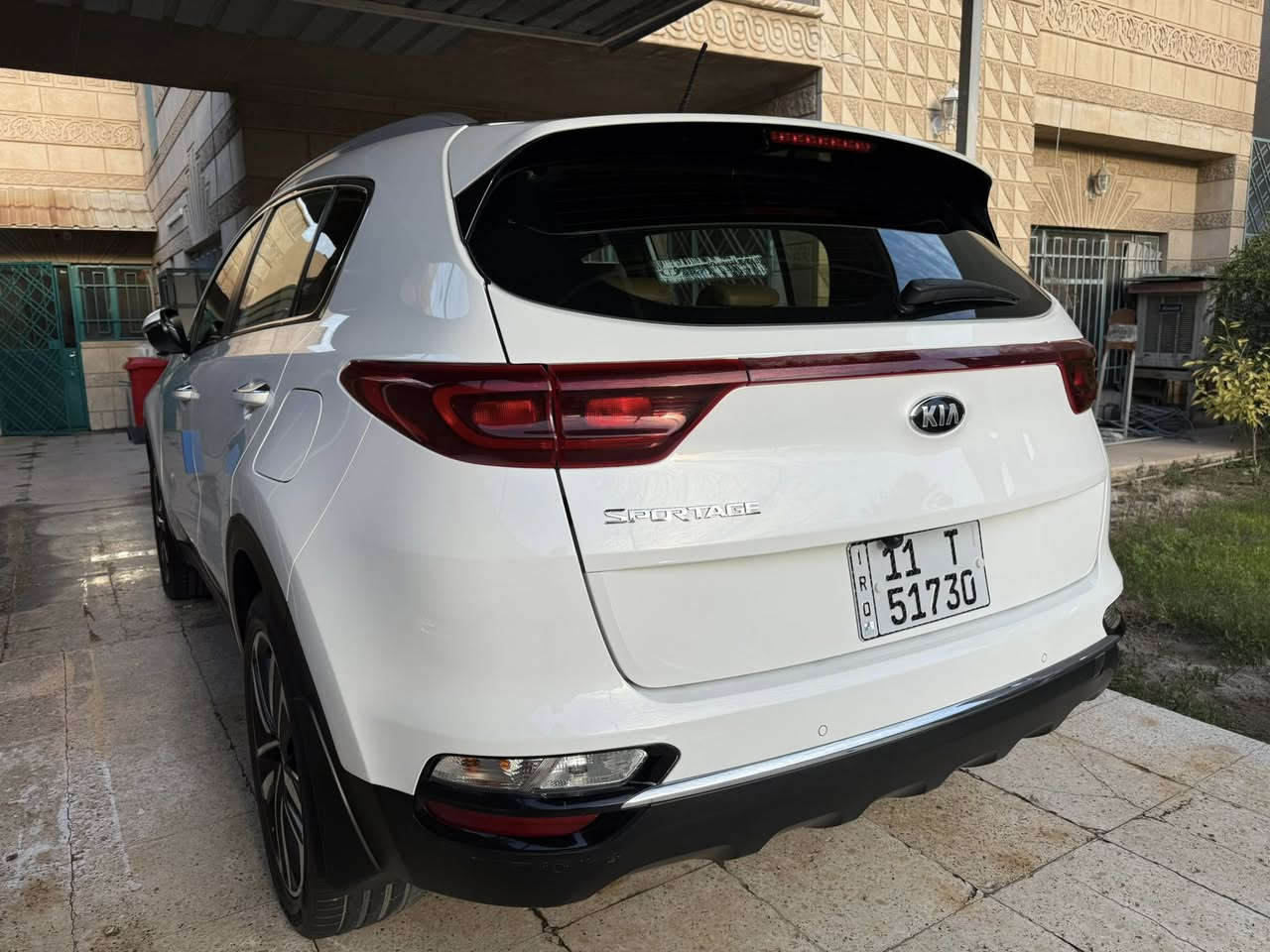 للبيع كيا سبورتج خليجي موديل ٢٠٢١ مكفولة من الصبغ فقط بارد
مواصفات عادية شاشة كامره حساسات تبريد قطعتين تحكمات اسبير منازل 

ماشيه ٤١٠٠٠ ألف 

بأسمي سنوية وهزة وأرقام جديدة  

تايرات قبل شهر بدلته جدد

السعر ٢٠٨$

مكان بغداد العامرية

للاستفسار ***********
