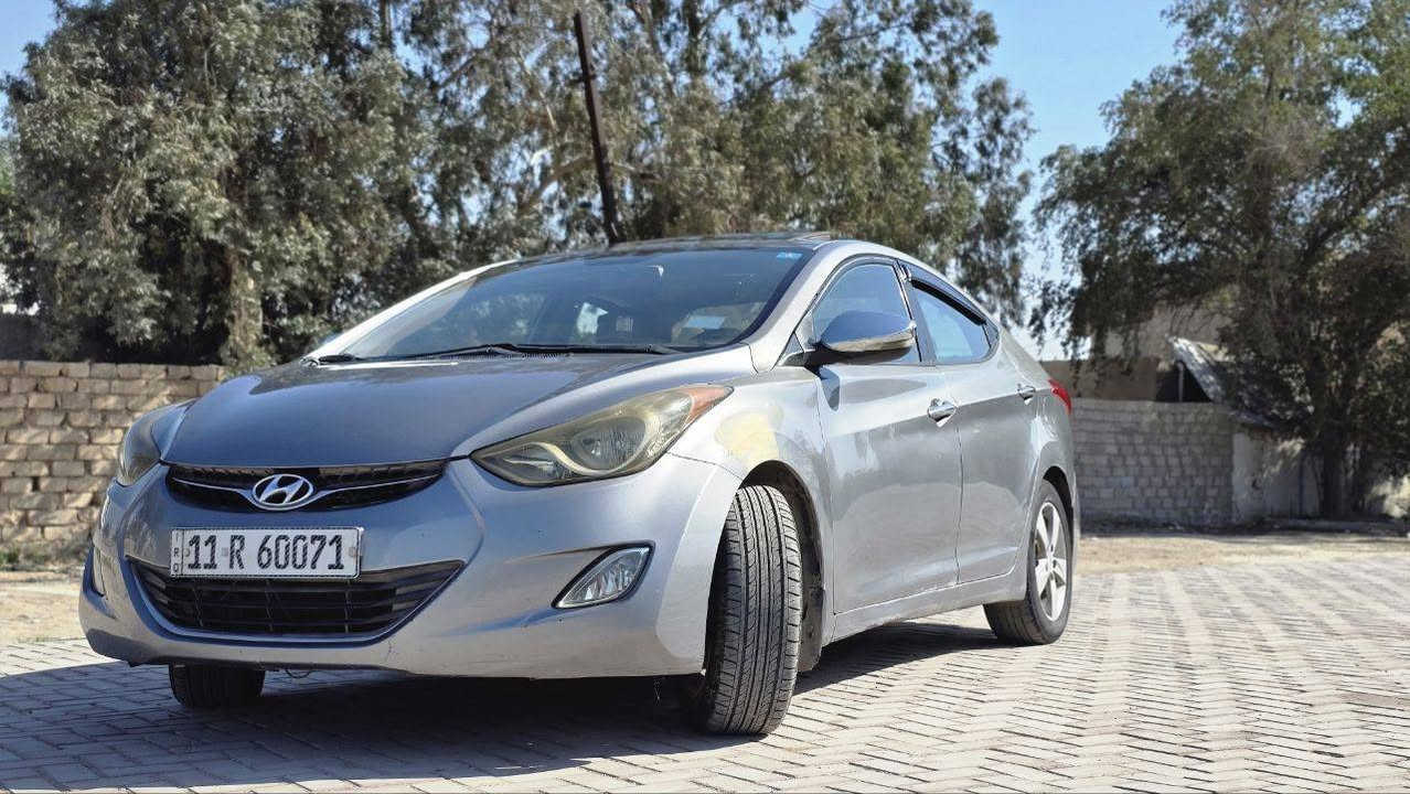 السلام عليكم 
النترا 2013 امريكي
باسمي رقم بغداد 
السيارة لمتد 
محرك 1800 دوش
فتحة 
تدفئة كشنات 
ويل كب
 اشاير مري 
السيارة ماشية 200 الف ميل 
سونارها وحادث أمريكا بالصور 
صبغ حزام عدى الجنطة والبنيد ابيع حزام 
بدون دواخل بدون شواصي 
بجم كبس السيارة 
السيارة عليها منظومة تبريد كاملة جديدة 
تبريدها ثلج 
نقصها فقط حدادية 
بيها طخه وجراد موضحه بالصور
مكان السيارة بغداد / شارع فلسطين 
السعر 99$ قابل للتفاوض
للتواصل واتساب: ***********
