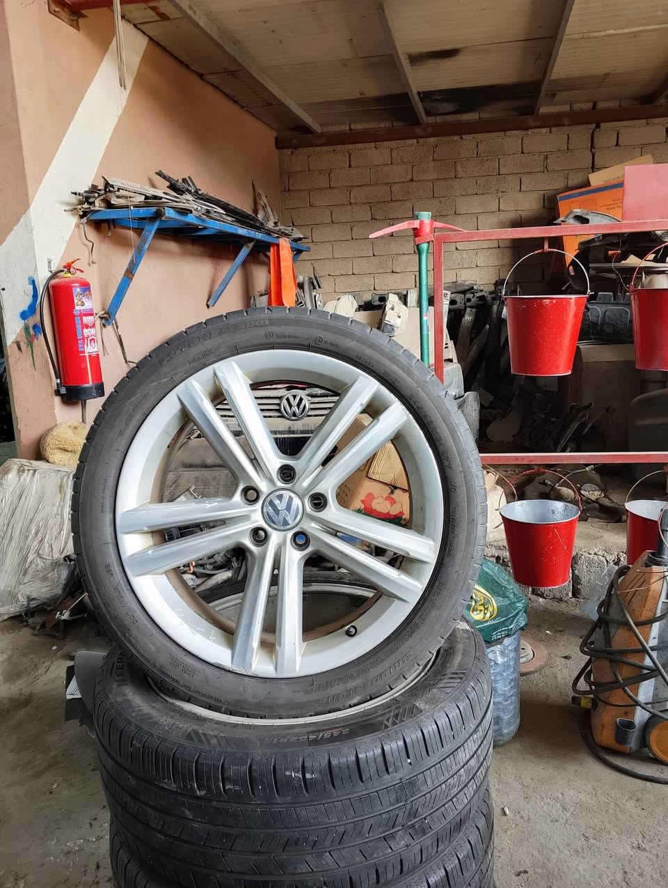 السلام عليكم من كراج المتوكل للبيع السيارات الالماني الحديث اودي جيتا باسات كولف تم  وصول بضاعة جديد ويل كب العنوان موصل مجمع اسود الرافدين للاتصال على الرقم التالي ***********
