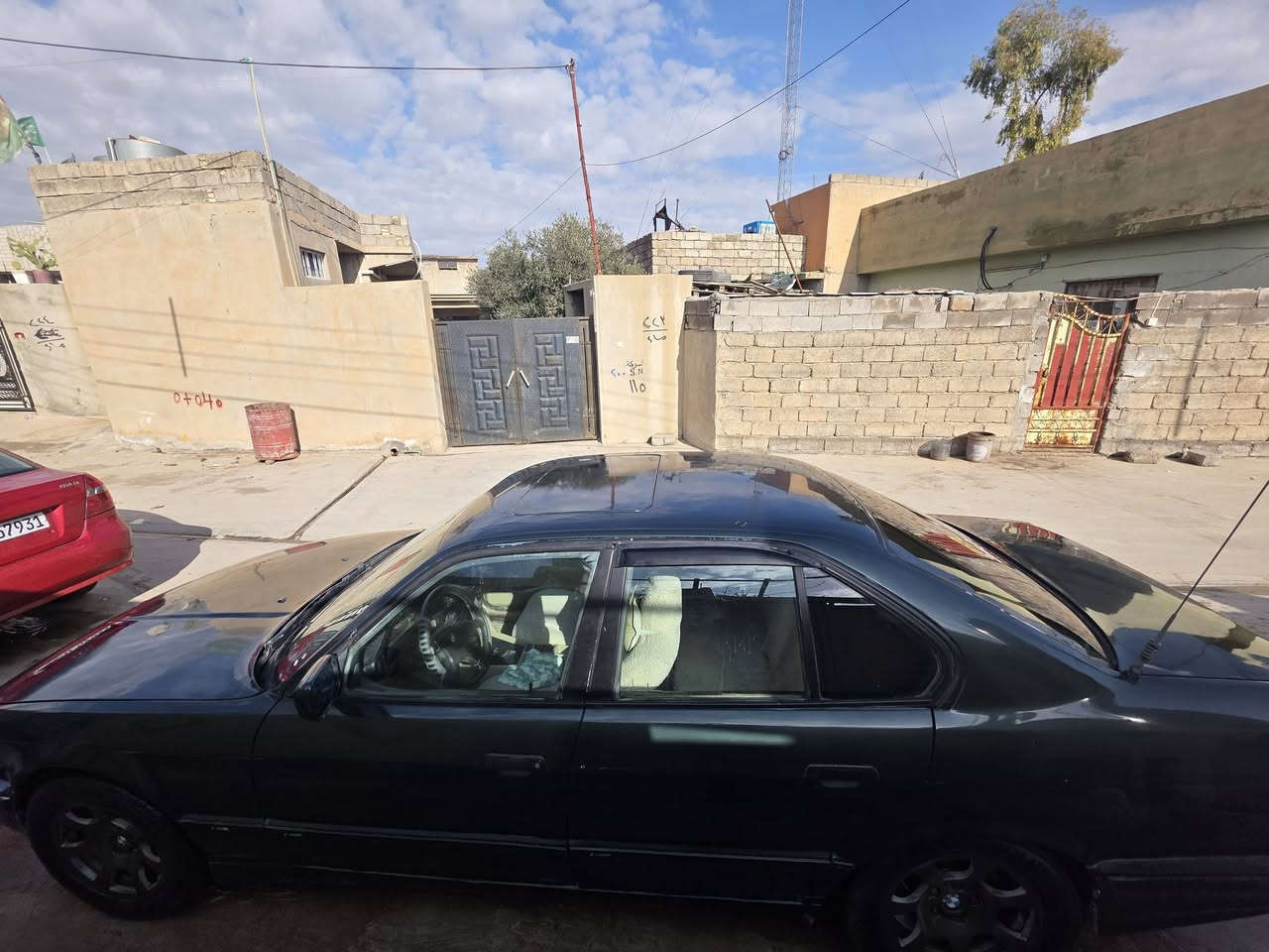 السلام عليكم جميعاً
BMW535

كير عادي محرك كير بشرط

رقم صلاح الدين 

لون زيتوني 

طخم صدر جديد

دعاميات M

كهربائيات كامل شغال

جامات كهربائي

صبغ جماليه ما بيها ضربه بس قبغ صندوك مبدل 

عليها 400 الف غرامات تنزل من السعر

السعر 40 

وترهم مراوس حسب القناعه

عنوان موصل برطله

.

***********/واتساب
