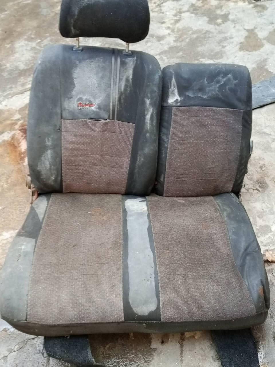 السلام عليكم كشن كيا نفرات هونداي مال النفر الفوم المحرك هو والقبق مالو نضيف حيل العنوان موصل جانب الأيمن سعر 70الف  ***********==***********
