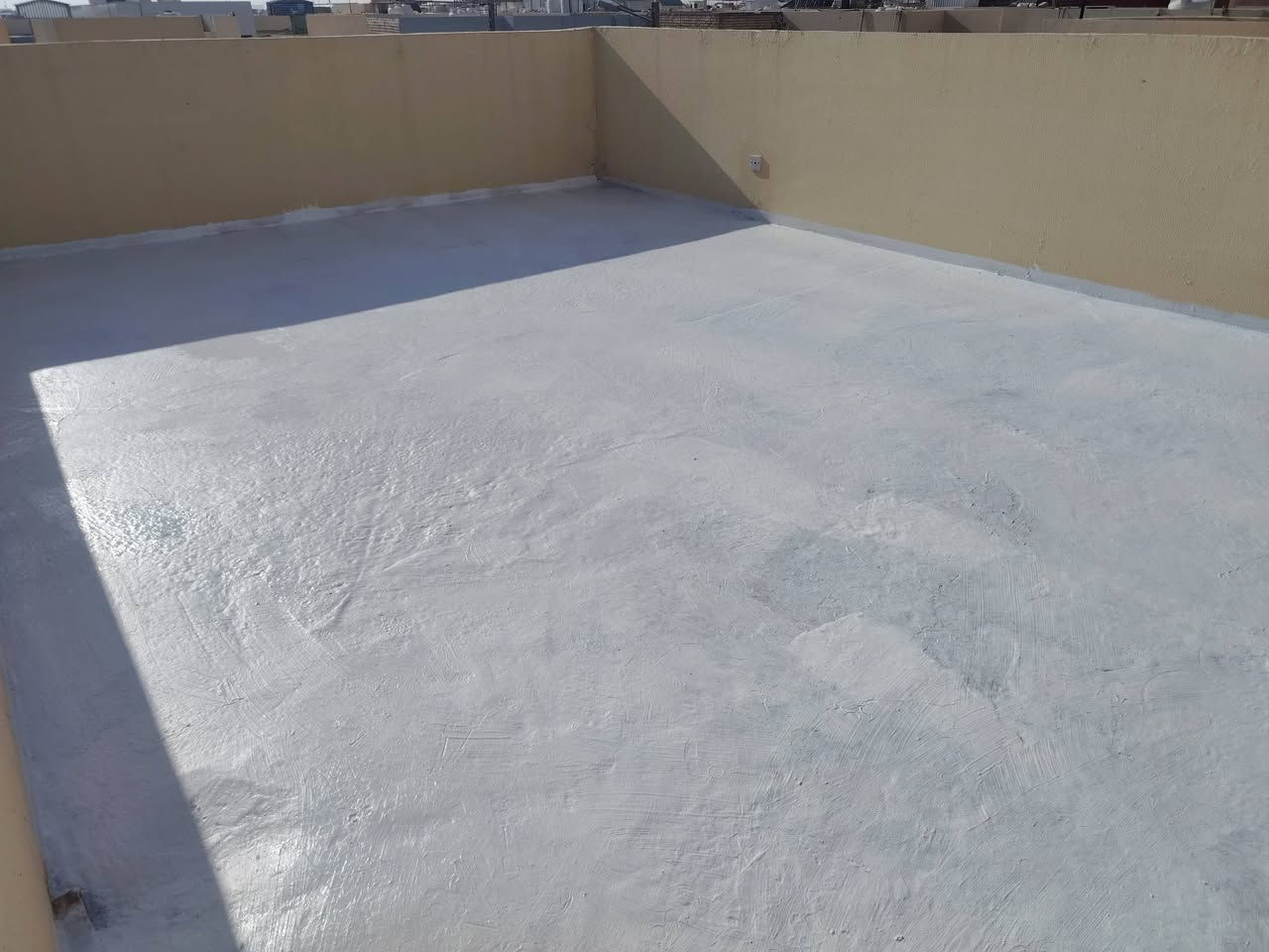 تصليح السطوح ب ماده ضد رطوبه و كذالك صباغ درجه اولى مدارس بيوت دوار حكوميه مكاني النجف لا اتواجد عل الفيس فقط واتس أو اتصال ***********
