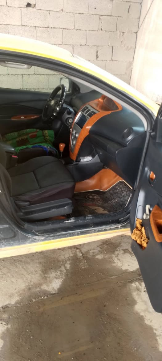 يارس تويتةاوتو موديل 2009بسمي تبريد مو شغال بچم بدون دواخل بطاقة  بانزين بيها محرك گير شرط هيئه غرامات مصفره السعر 78 ورقه وبيها مجال الرقم ***********
