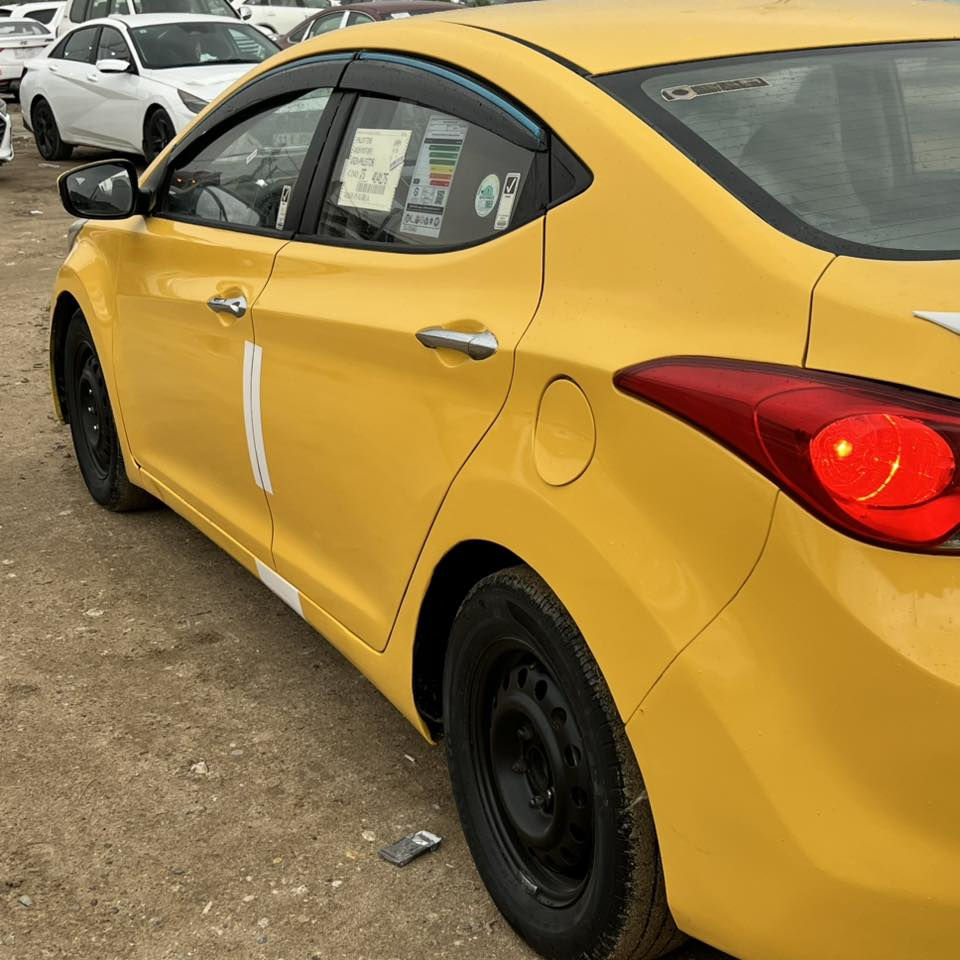 السلام عليكم النتره موديل 2012 رقم بصره الكليزي وارد كوري خط واحد بيها باب الخلفي بدل محرك 1600 توه شديته 
جديد مامفتوح برغي بي 
تايرات جدد حداديه خير من الله سياره مال جناي جاهزه السعر 92 وبيها مجال مواصفات السياره شاشه كامره اشاير بلمري تحكم استيرن مرايات شفط  عنوان ناصريه مركز رقم***********
