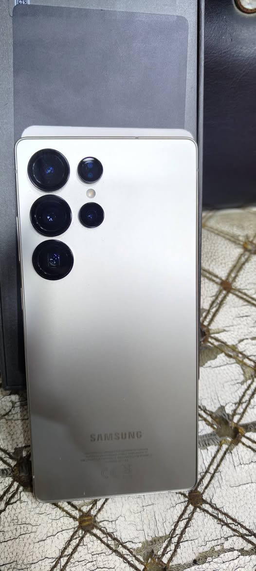 S25الترا ذاكره 256 استعمال شهر جهاز كلش نضيف  السعر مليون و200وبي مجال المكان نجف قريه الغدير ملحقات كامله رقم المبايل ***********
