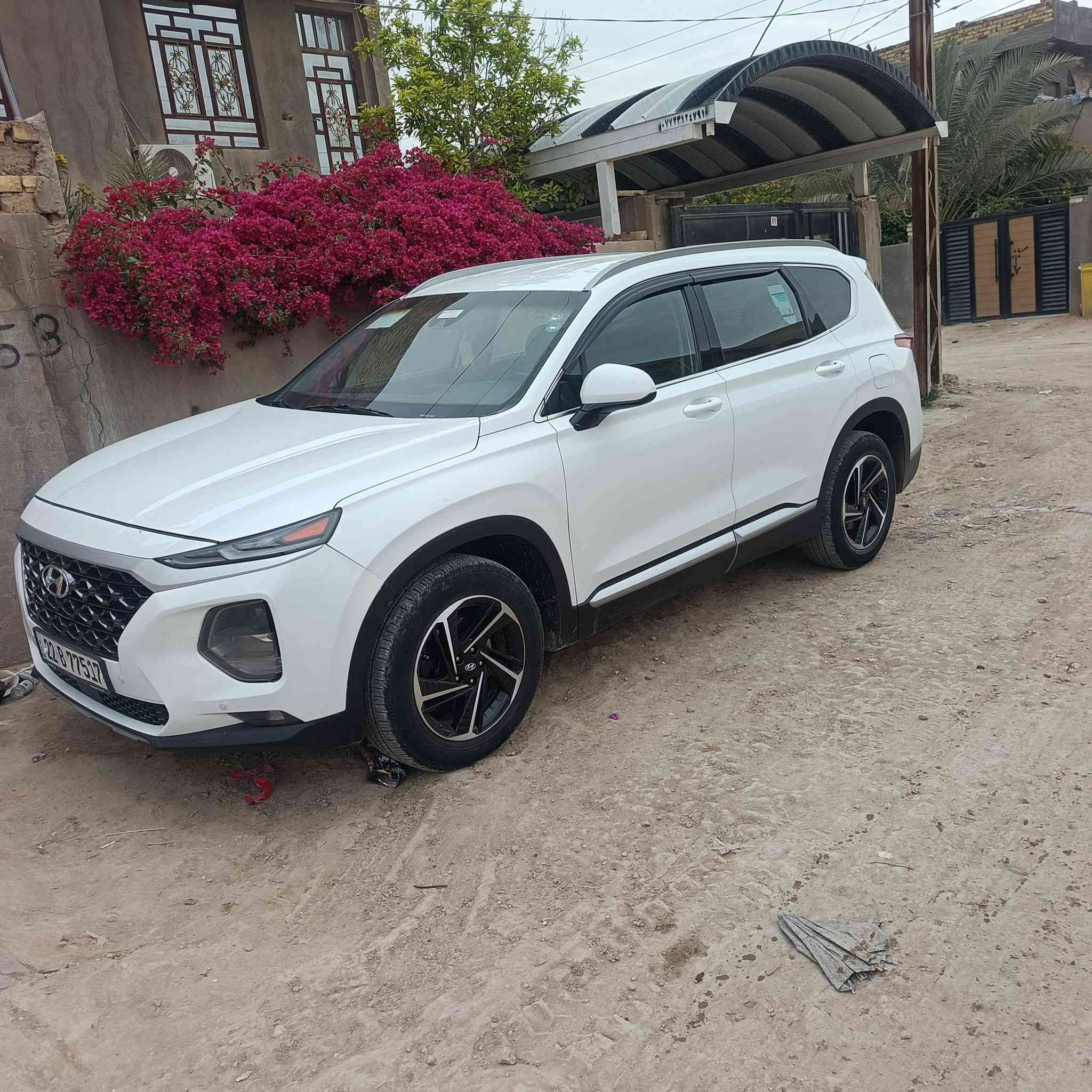 السلام عليكم 
للبيع سنتافيا موديل 2021 امريكي 🇺🇸رقم أربيل هزه وفحص جديدة وسنويه ل 2029 سيارة جديدة  تحويل مباشر كلين بدون حادث بيها شخط ورصعة بسيطة كلش  السايق وبدون يرباكات🔴  الباقي مكفولة كفاله عامه 
🔴معروضه ب ١٧٧ سياره بالحله حي العسكري شارع 80
للاتصال والاستفسار ***********
