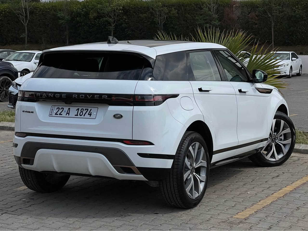 Range Rover EVOQUE P250 R.DYNAMIC 

موديل ٢٠٢٣ مواصفات امريكي 
فول مواصفات ئار دايناميك

ماشي ١٣٠٠٠مايل
مكانين بالبونيد PDR ارباك كلة سليمة دواخل مابيهة مكفول من صبغ دعامي امامي حتى دعامي خلفي بشرط
فحص 

مكان سيارة اربيل 

***********
*********** أربيل, العراق
