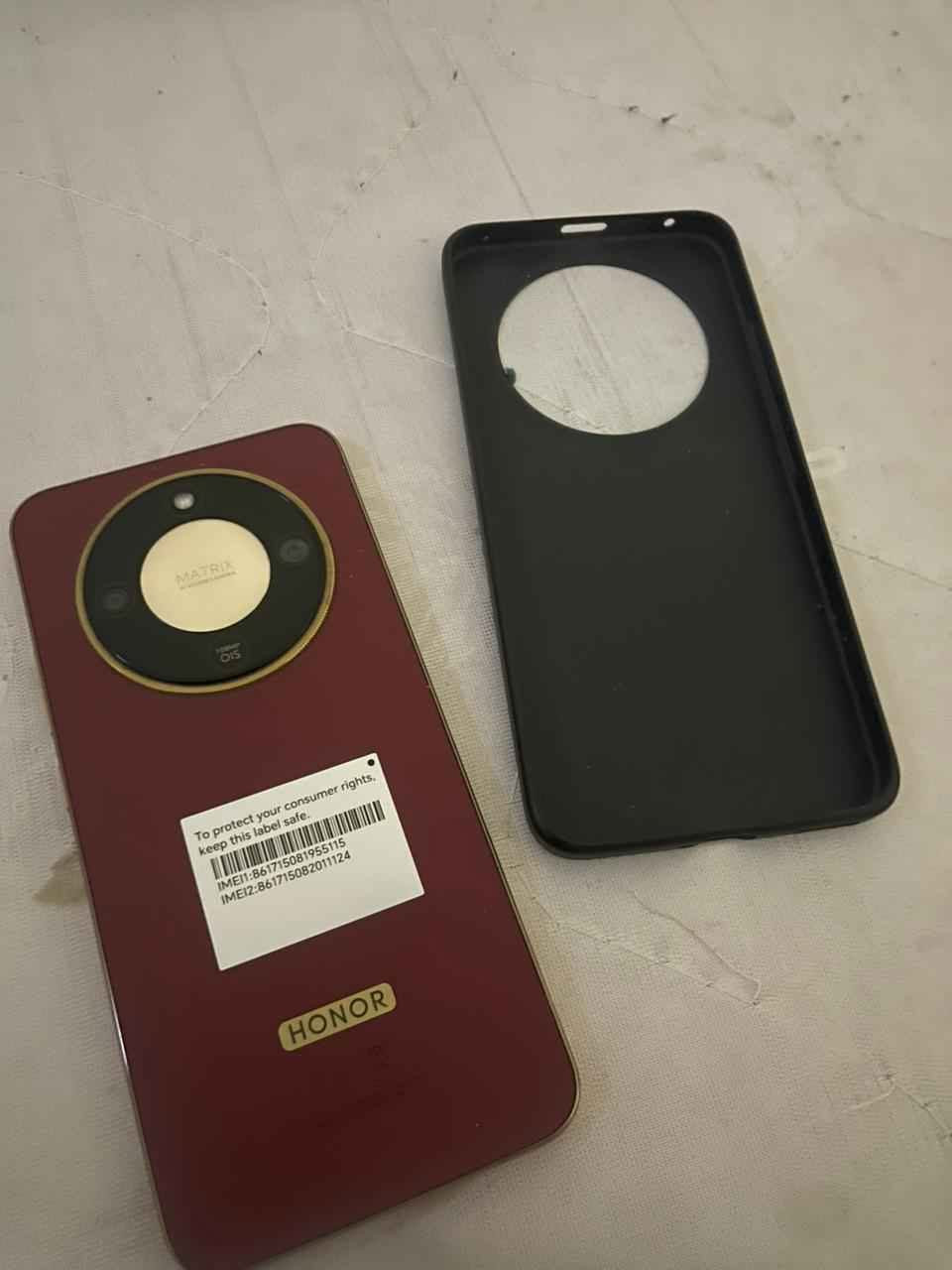 هونر x9d التلفون بعده جديد غراضه كامله وياه 
ذاكرة 256 
السعر 400,000 
العنوان بغداد الطوبجي
تلفون ***********% بغداد, العراق
