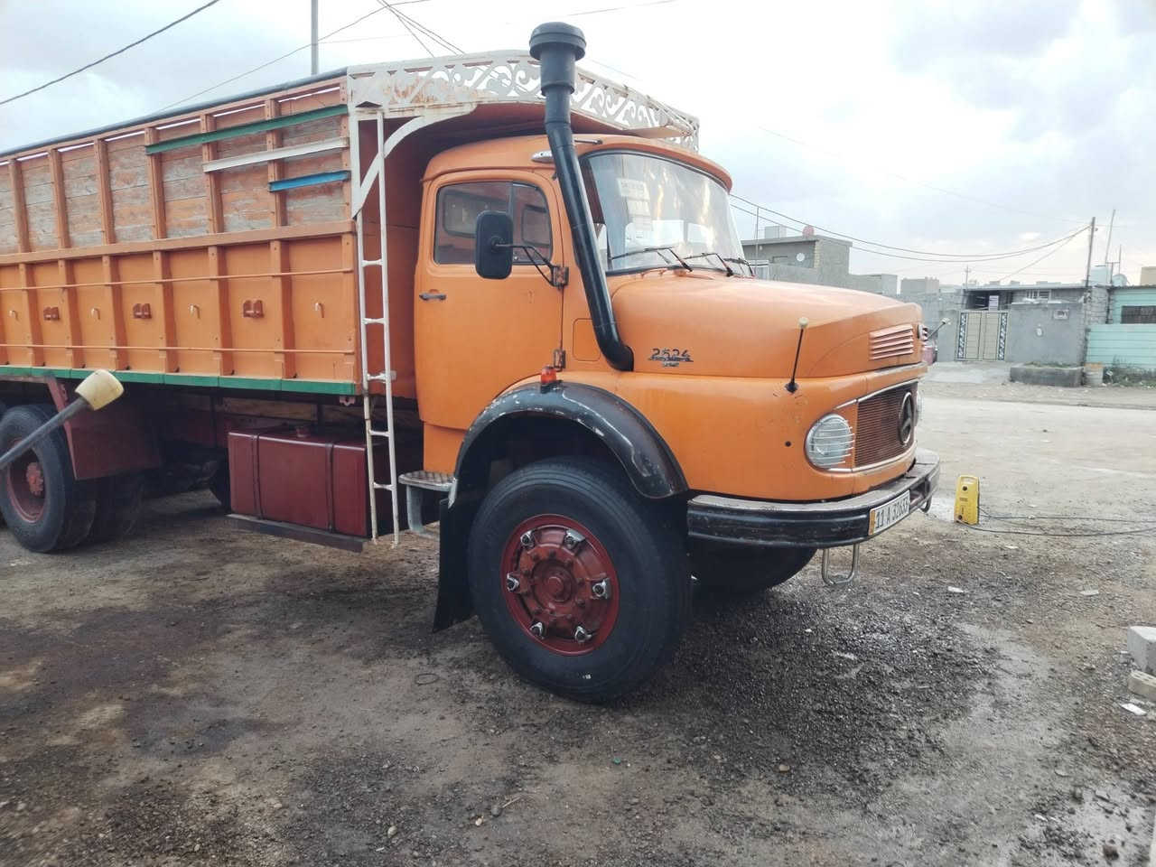 السلام عليكم للبيع سكس شاصي موديل 80 وضع شركة سياراة مكفولة كفالة عامة محرك كير كلة شركه للاستفسار اتصل ***********
