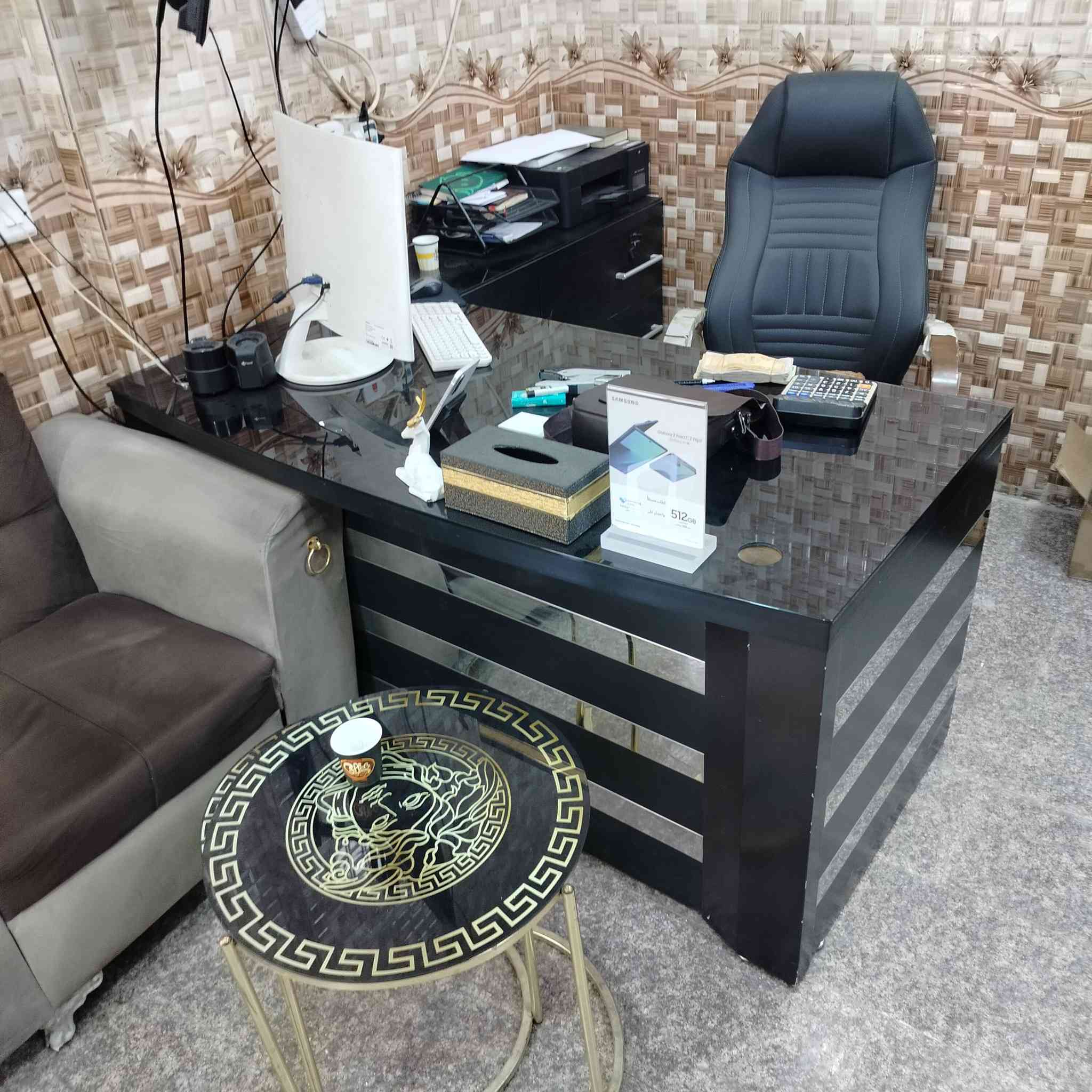 بيع الأثاث الموجود في الصور
الاتصال ***********
