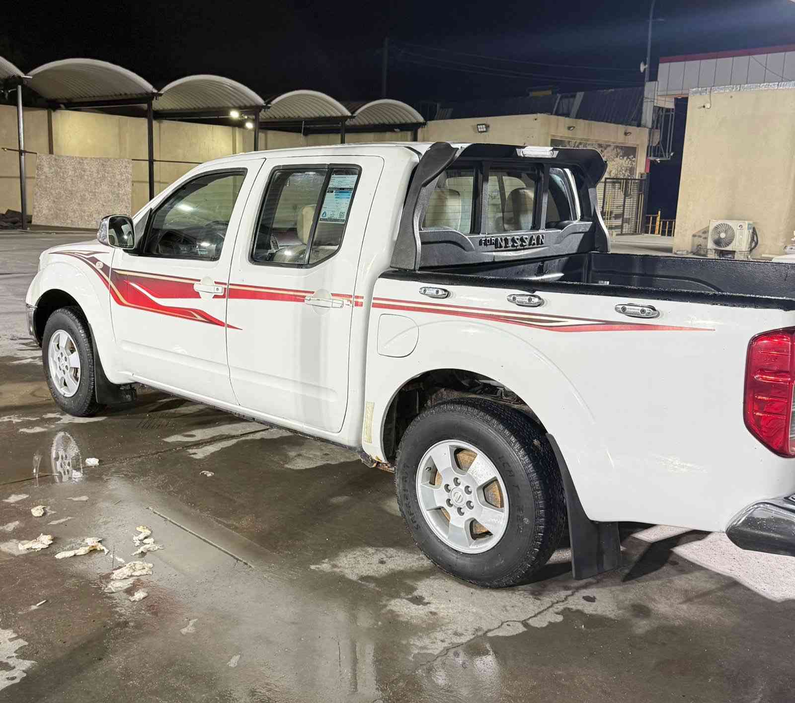 السلام عليكم سياره نيفاره للبيع : 

موديل : 2015 / سنوية بأسمي لل2027 تنتهي رقم بصرة ( أ ) 

المواصفات : كير أوتوماتيك و مكينة بلاد كفاله / تايرات وحدادية جدد الإن بدلتهن تبريد شغال ثلج 
سياره نظيفه وحلوه ما متعوبا 

عيبها الشرعي : بيها كم صبغ وبارد

السعر : ( 98 ) بيها مجال قليل

رقم الهاتف : ( *********** )
