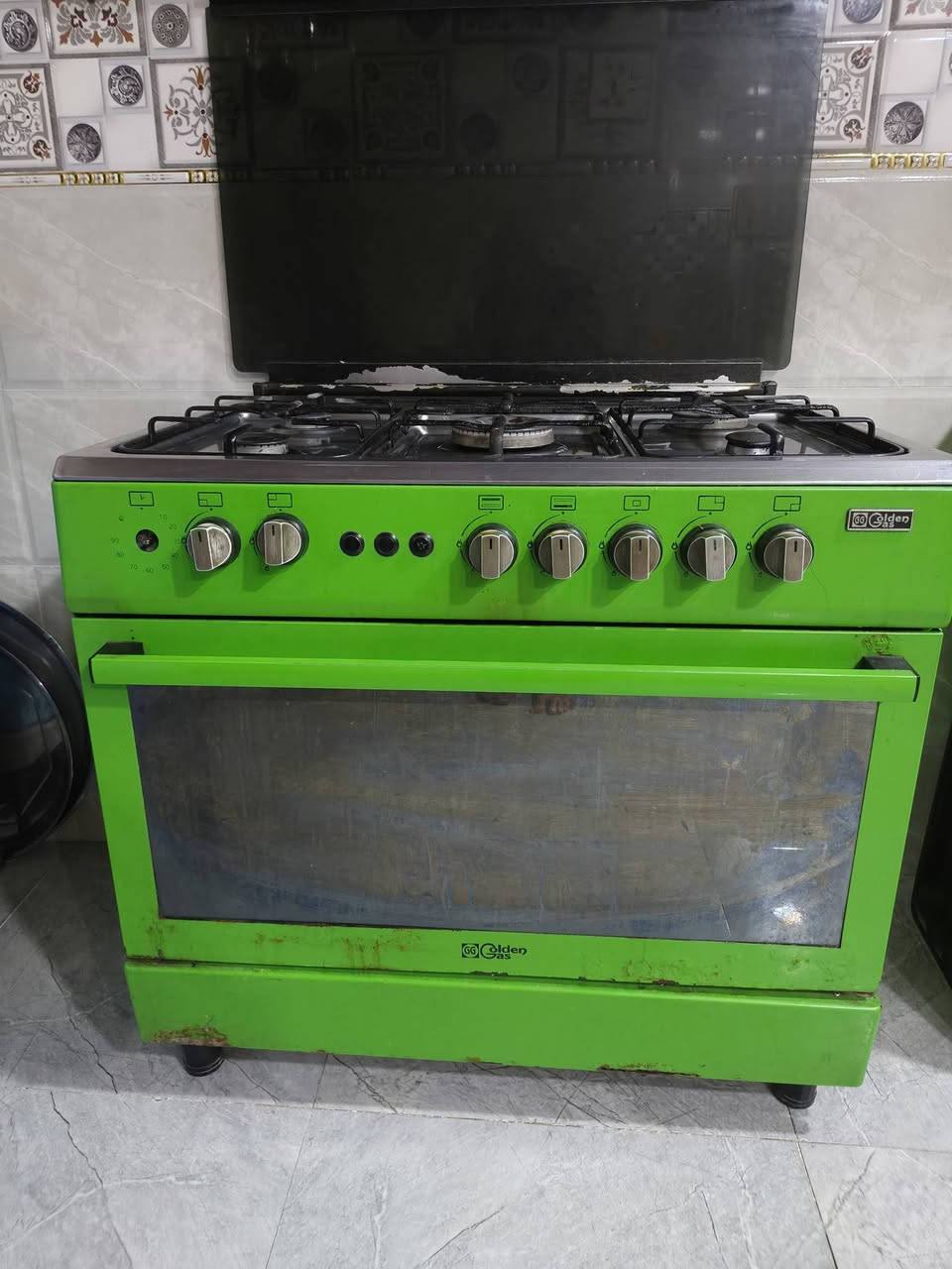 رمضان كريم سلام عليكم كاونتر وطباخ البيع سعر الصباخ 150 وكاونتر ٢٠٠ وبيهن مجال ***********8
