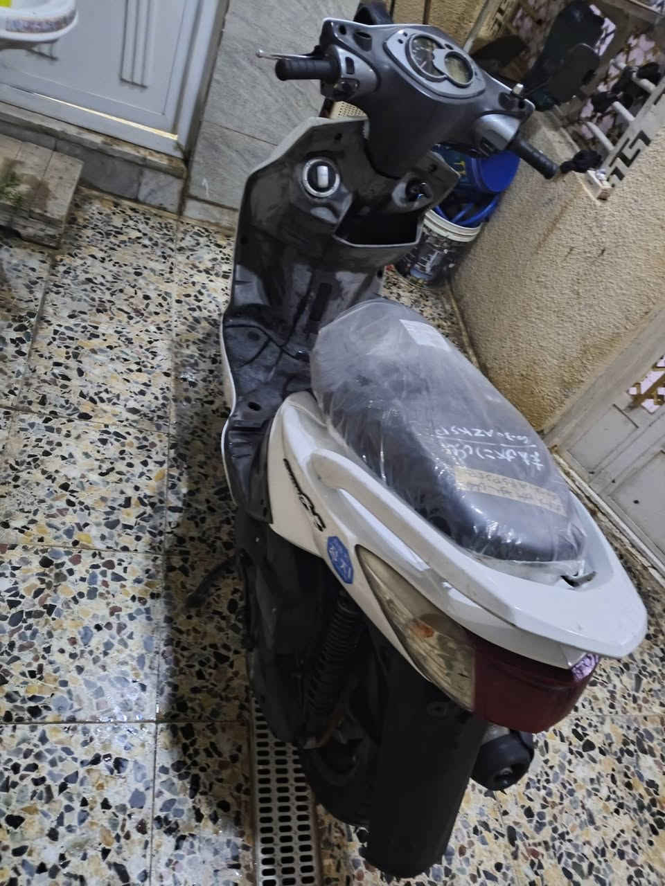 سلام عليكم
دراجه سكنس فحل ياباني 
الدراجه خير من الله نضيفه جدا من كلشي اي نقص ما عوزهه 
كفاله عامه حيل حلوه الدراجه للبيع السعر 1350  وبيهه مجال للشراي *********** متواجد واتساب فقط
