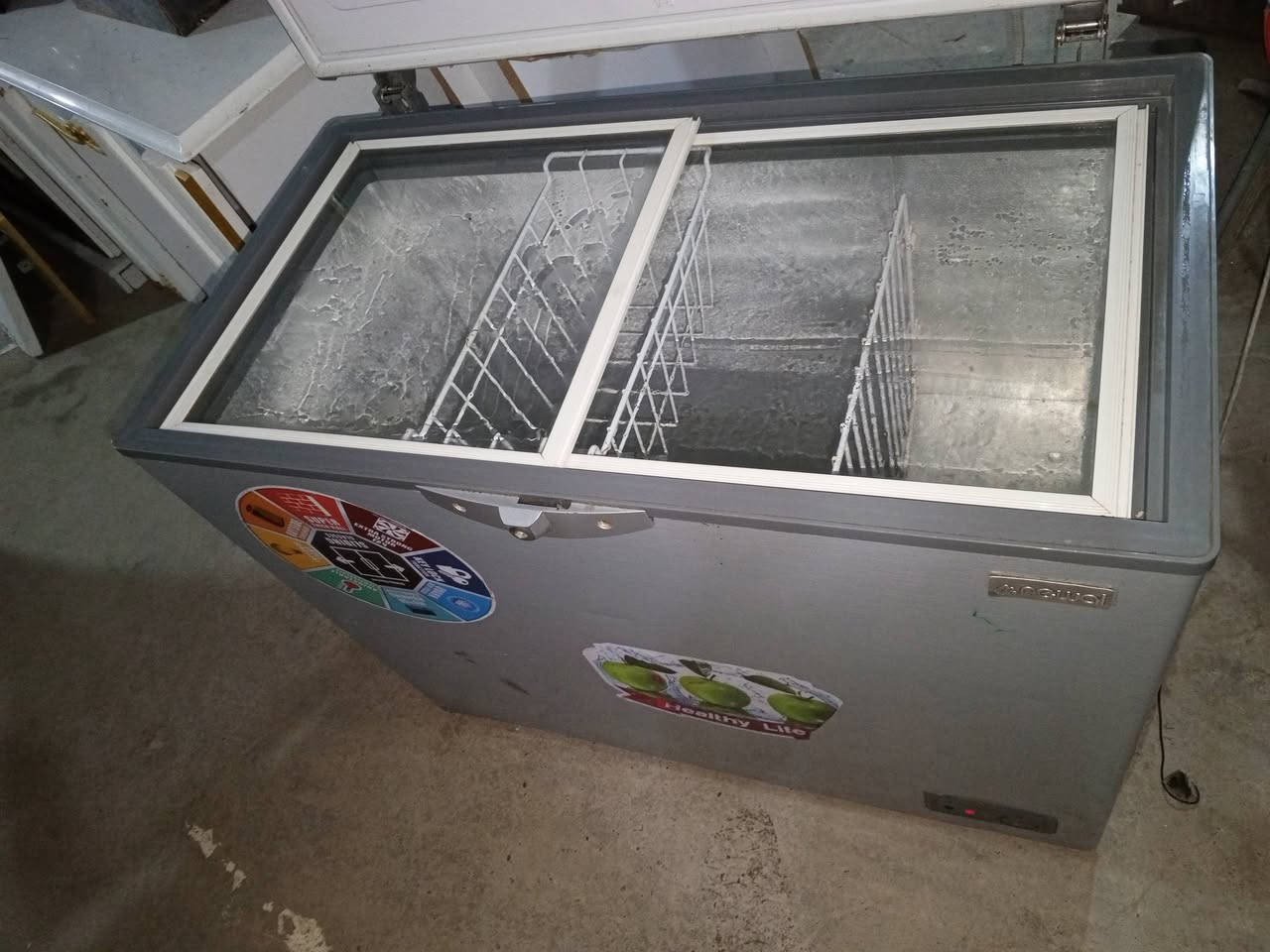 مجمده مستعمل نظافه 95٪ سعر١٦٥ الف عنوان سيميل مسيريك قرب صيدليه بيلا ب ***********
