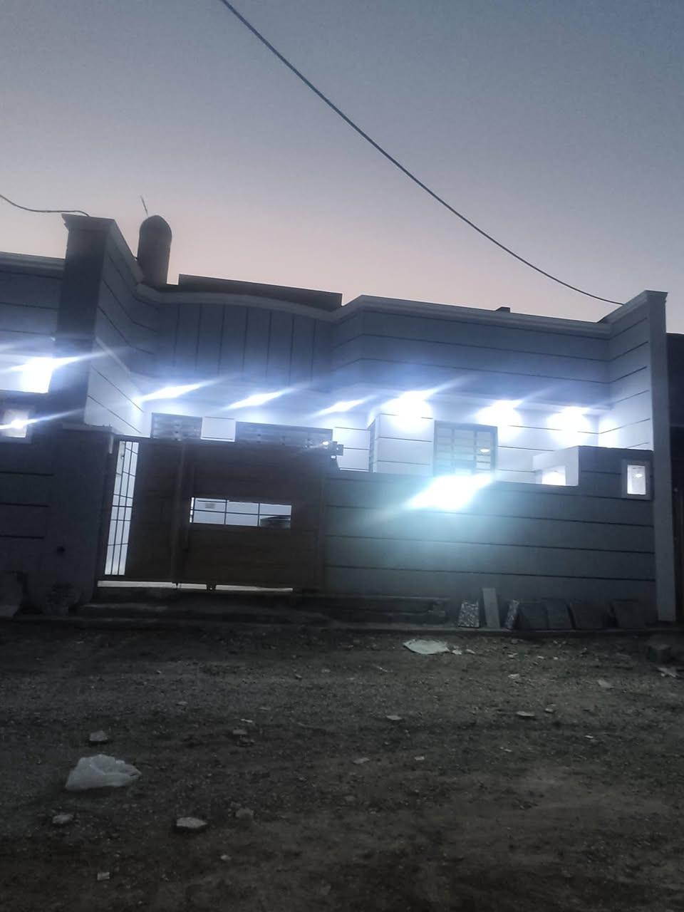 سلام عليكم شلونكم خوان انشالله بخير عدي مشتملات ثنين 240متر طابق ونص منطقت تقاطع نهروان مختار ثقفي قرب جامع ليمام القاسم التصال ***********
