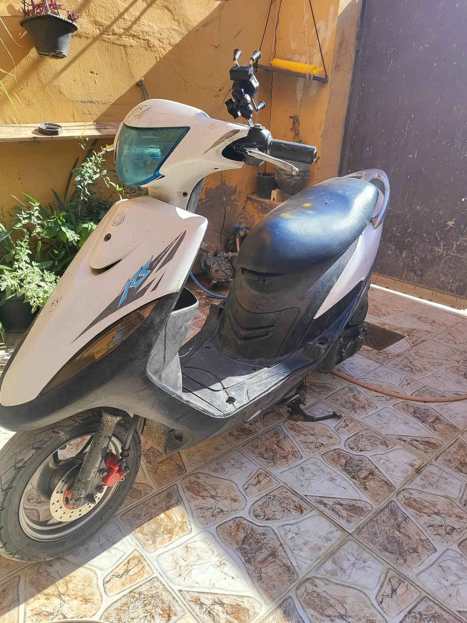 سلام عليكم ماكس عدله دراجه نضيفه بلاديه نكره سلف بكل وقت كلها شغاله ولا برغي نقص سعر 500بيها مجال مكان مجسر لمفرق ستفسار ***********
