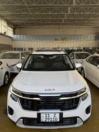 كيا سيلتوس 2025 عداد 3 الاف كيلو  مثبت ارقام وسنوية  فول مواصفات  (بصم...