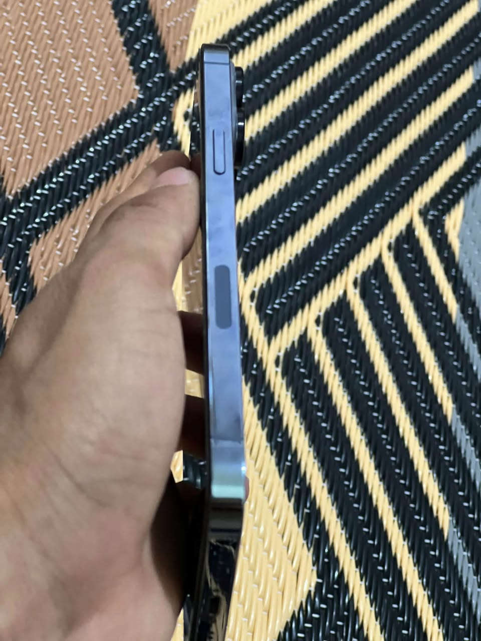 ايفون للبيع 13pro max
لون بحري 
البطاريه 88% 
بلادي مامفتوح 
ذاكره 256
السعر 775 .. 
***********
