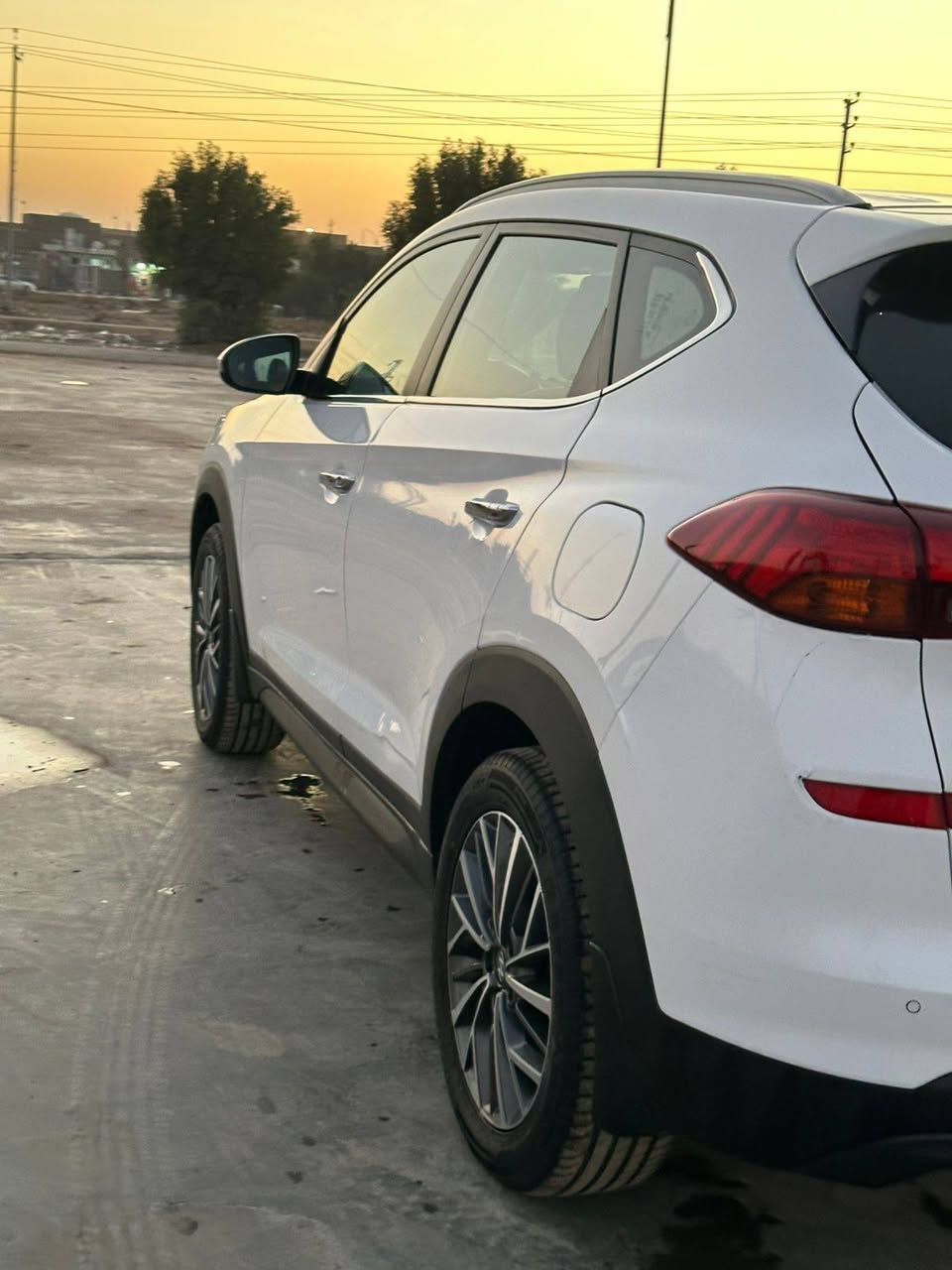 توسان الكاصد ٢٠١٩
رقم قادسيه 

ماشيه ١٦٠

كفاله عدى دحجه بسيطه باب خلف السائق ما مصلحها 

سايد بريك بالرجل 

شاحن واير لس

أوامر صوتيه

تحكمات ستيرن

مودات قياده

حساس امامي وخلفي 

دشبول صاج 
لد نهاري 
اشاير بالمرايا
محرك وكير مشروطات 
تخم تاير جديد 
بأسمي تحويل ثاني يوم 

١٩٥ بيها مجال قليل 

***********

***********
