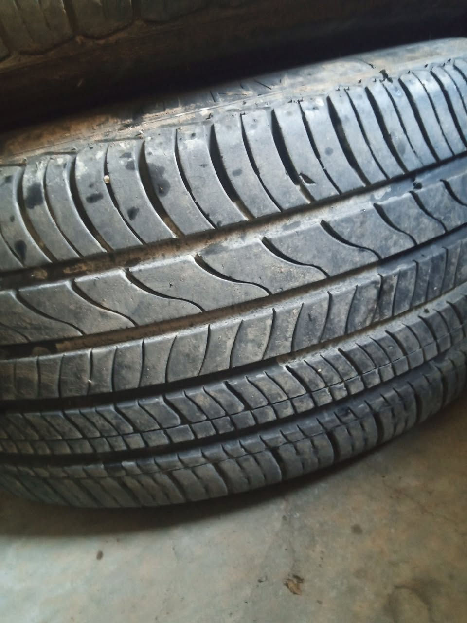 تاقم جوانترین قیاس 235 45 17
تاقمێ تایەی زۆر جوان برای لۆک بەشەرتی هەموو شتێک
جوانترین قیاس 235 45 17 فرۆشتن لە سلێمانێم 
***********
***********
