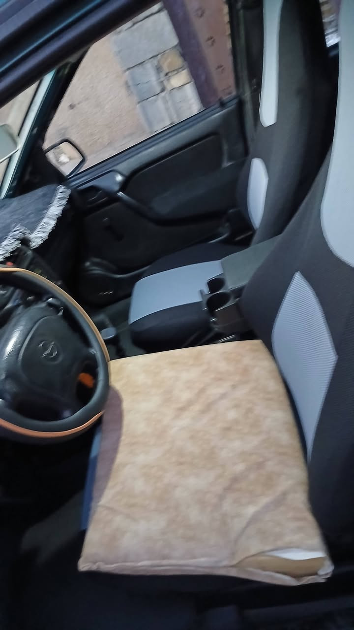 السلام عليكم اخوان سياره اوبل فكترا للبيع موديل 1995 رقم سليمانيه دولي الجديد سنويه هزه جديده شرط ماتصرف عليهه الف سياره مال جناي ارظيه جلد  اخوان مكاني بل دجيل السعر 45 ورقه بيهه مجال للشراي هاذا رقمي ***********
