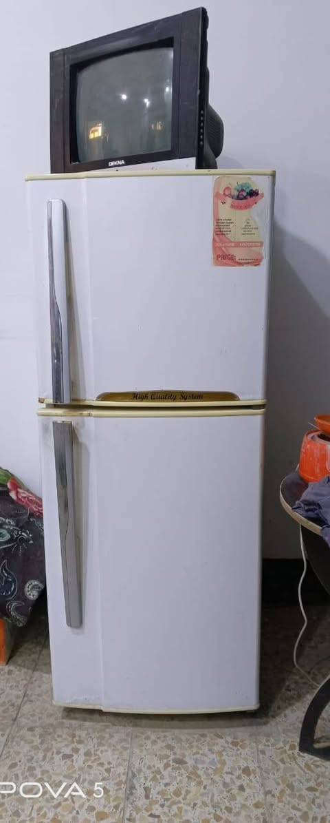 صالون نسائي للبيع 
محل صالون نسائي للبيع للبيع للبيع
1/ سبلت 2 طن
2/ مبردة
3 /ماطور ماء
4 /مرأة عدد 2 حجم كبير 
5 /مغسلة
6/ كرسي حلاقة 2 
7 /عارضة مواد تجميل 
8/ مواد تجميل
9 /مروحة سقفية
10/ گدر شمع
11 /جهاز تنظيف بشره 
12/ ثلاجة
13/ سشوار كبير + 
سشوار صغير 
15/جهاز حراري لسحب الشعر 
16/ جهاز تاتو مع ملحقاته
17/ تلفزيون+ غلاية
18 /سخان + تانكي ماء
19 /ميز المنيوم عدد 2 + صوبة كهربائية 
20/ كراسي عدد 4 
21 /جهاز بيرمن للشعر
المحل للبيع كامل مع ملحقاته اي ستفسار ***********
السعر / 1750 مليون قابل للتفاوض
النجف حي النداء شارع المجمعات
