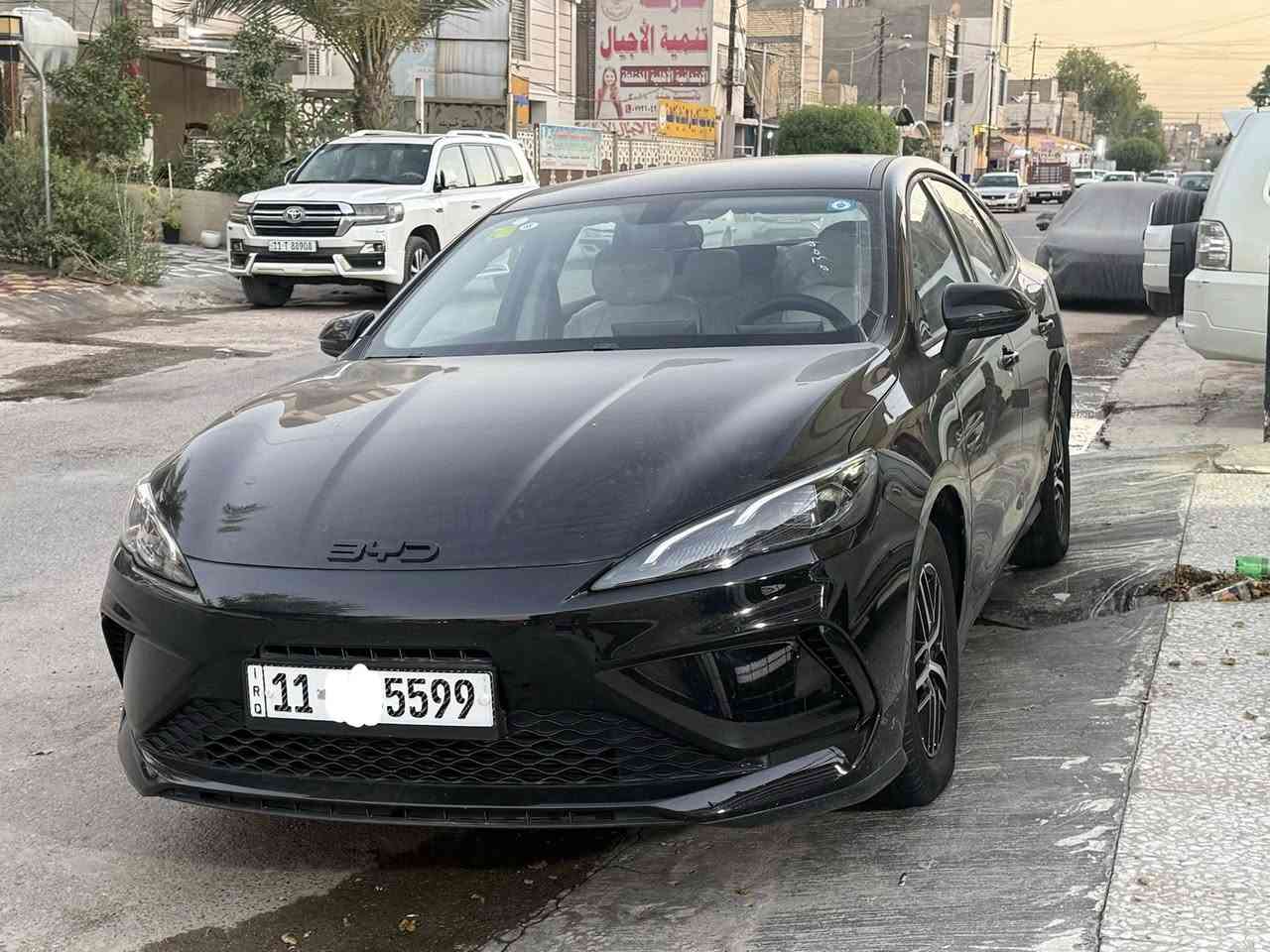 السلام عليكم 
شراي يتصل بيع سريع.  (. علق بتم يصلك  السعررر )

بي واي دي سيل ٥ زيرو مشي السياره الكلي ٢٠٠٠ الفين 
هاي السياره لون اسود ويل كروم انتبه
مكاني بغداد بسمي 
رقم 

‭٠٧٧٦ ٣٩٠ ٨٥٧٨‬
