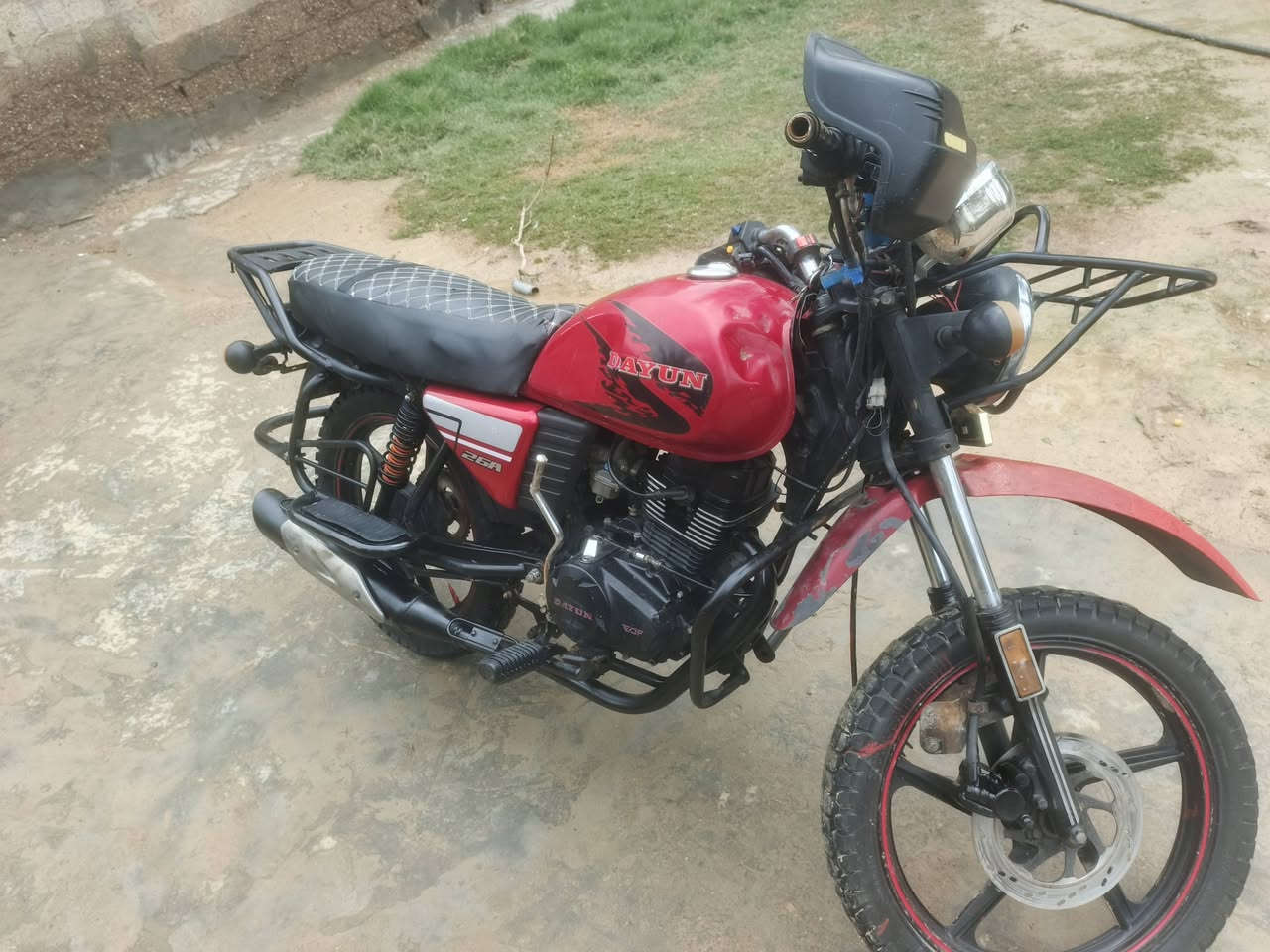 السلام عليكم دايوان جبلي مكينه 200كتابه حمره شرط دراجه مال جناي موديل2021  السعر 950وبيه مجال مكاني واسط العزيزيه ‏‪***********‬‏
