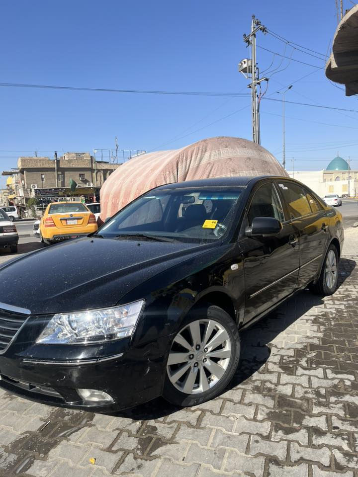 سياره جاهزه للاخير وكامله متومه بغداد اصلي
فول مواصفات عده الفتحه 
مكينه كير تبريد حداده كفاله 
سياره جديده بمعنه الكلمه 
مكينه ٢٠٠٠ دوش بانزين 
مكاني بصره 
كصه جنطه 
***********
اسف ما اراوس
