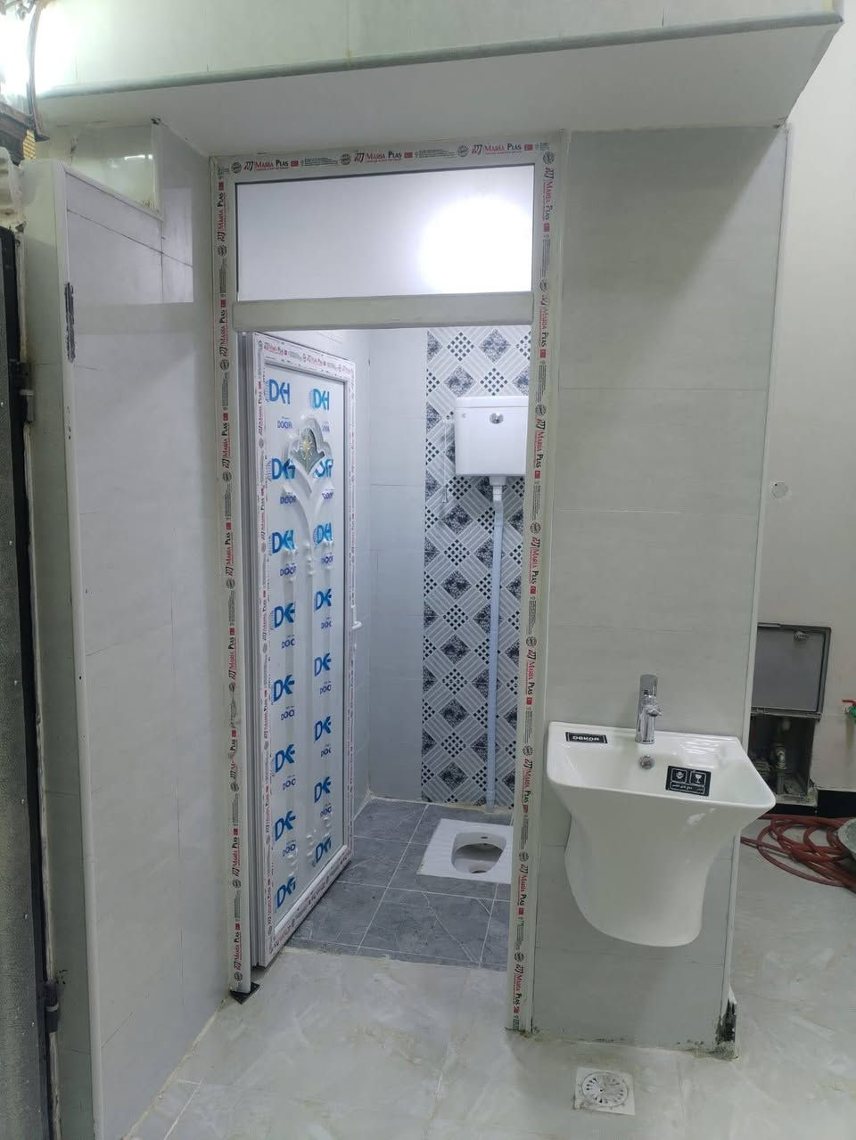 سلام عليكم مشتمل ١٠٠متر قرب الفلكه القاضي حي الغدير طابو غير مسكون ***********
