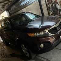 سورنتو موديل 2012 بيها قطعتين بنيك جاملغ سياره جاهزه بصمه فول مواصفات ...