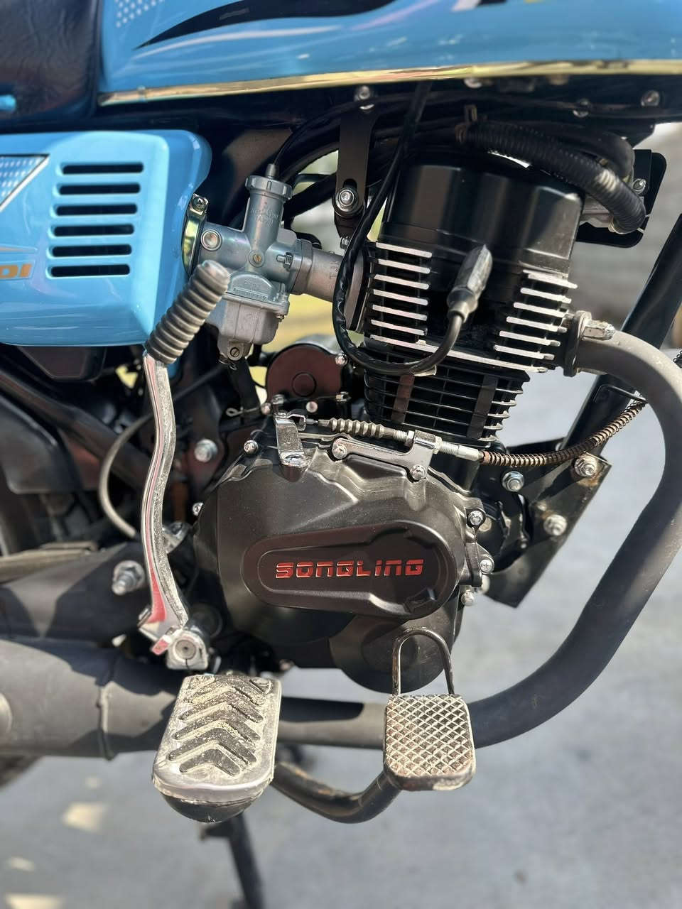 دراجه ايراني 5 كير موديل 26 محرك ( 200 )(ضاقطه وزنيجل ) دراجه بصمه  وسويج ماشيه2000 فقط بعدهي على وضع شركه سعر 850 وبيهه مجال مكان بغداد ***********
