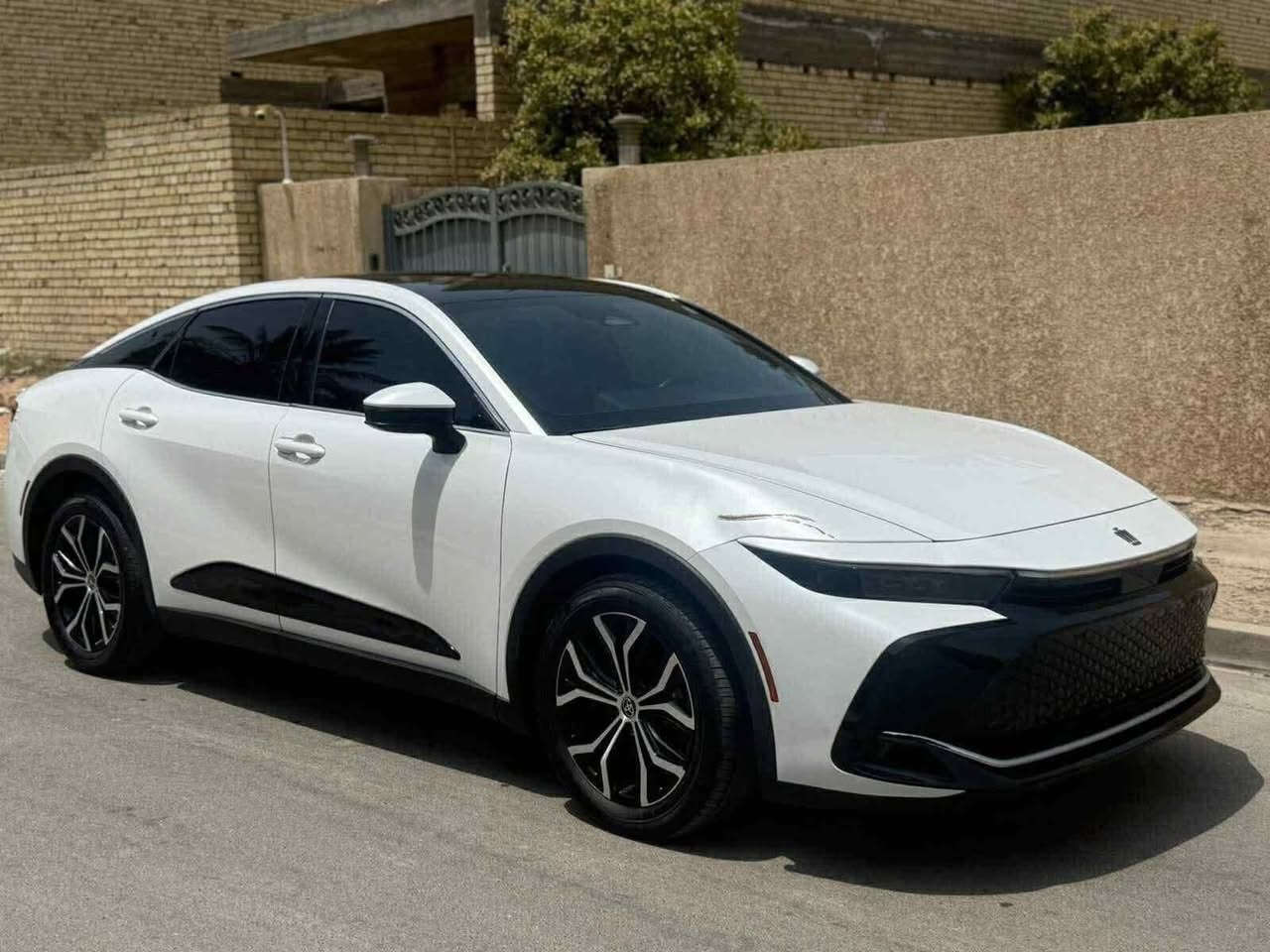 السلام عليكم
كراون موديل 2023 وارد امريكي 

فئه لمتدد

رقم /بغداد باسمي

السيارة هايبرد 

بيها بارد ب جاملغ لامامي لايمن وبي عواج بل حماله مال جاملغ ومرجعه 

ولبجم كله راجع نفسه غراضها اجت وياها 

لون ابيض 
ماشيه ٣٣ الف ميل

عنوان بغداد البلديات 

للتواصل خاص 
السعر ٣٠٧ ( ما يعجبك اعبر المنشور ) 

للإتصال ***********
