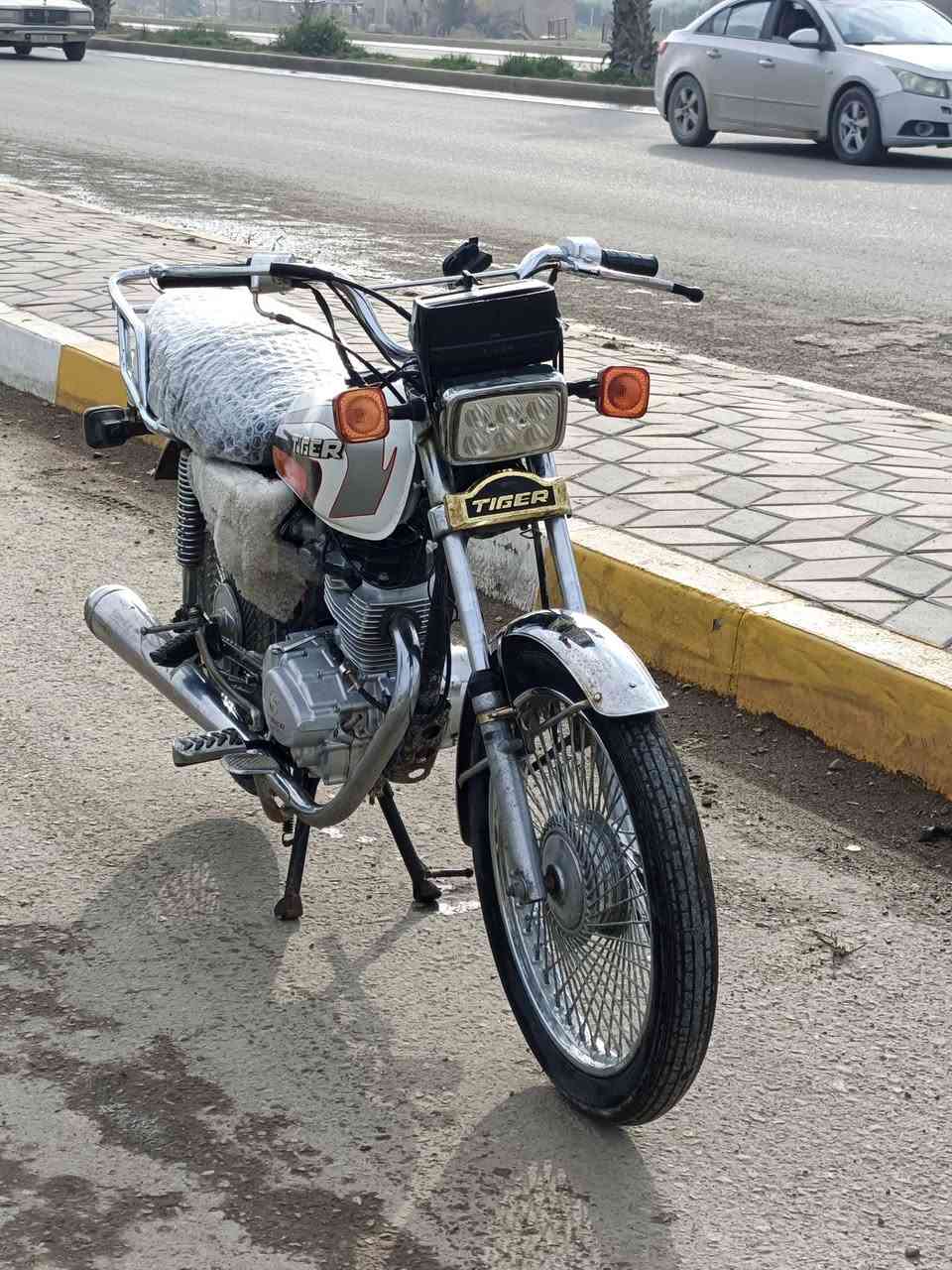 السلام عليكم دراجه تايكر مديل 2019 نضيفه حيل محرك مفتوح مبدل ولفات ونضيف ناعم مابي صوت اخرس سعر 350 بي مجال مستعجل عاوز دشبول فقط و تربط ااجوزه مال كهربائيات 
***********
