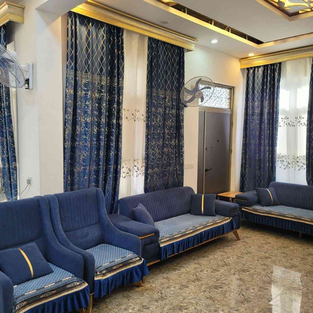 دار للبيع فول مواصفات وسعر رهيب الموقع سامراء الكفائات 
قرب الشارع الخدمي 

المساحه 250 متر البيت 150 وقطعه بصفه 100 متر 

  طابقين 4 غرف نوم 3 غرف جوه وحده فوك سويتات 

لبيت ولا غلطه جدا راقي 

    *********** مكتب عقارات حماده الطيب

140 مليون يبع مع الاثاث او بدونه
