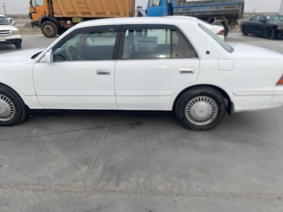 السلام عليكم 
راس الثور تكم للبيع السياره جاهزه مكينه كير تبريد حداديه مكفوله السياره من العيب الشرعي السياره ايسر بلاد مامحور تحويل ثاني يوم الرقم الجديد مثنى مشروع وطني المكان الناصريه السعر 90 وبيه مجال بسيط للاستفسار ***********
