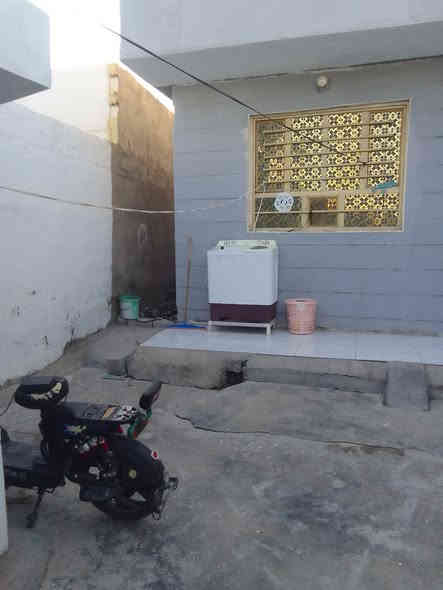 من رخصه مدير كروب بيت لبيع مساحه 200 متر غزف ثنين صاله مطبخ صحيات مي كهرباء  استقبال بت كله بورسلين مجاري مي فياض   ستاره بيتونه  ترك كهرباء  مصبوع كله  بيت حلو ومرتب عالي من شارع  درج  سبابيك خارج حديد وداخل بلاستك  فقط نقص سكف بيتونه ولبخ الضظر وصفحه وصبه الترك ولباقي كله كامل شهربان حي المهدي ثاني فرع  زراعي مكاتبه مكتب قرب الشارع  ثاني فرع من طب من سيطره  سعره 35 وبي مجال لطيبلن ***********
