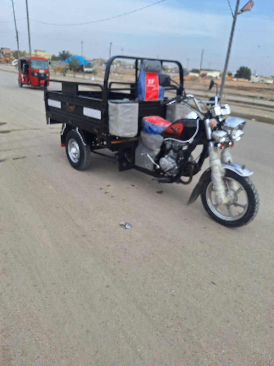 سلام عليكم موديل2025جديده كلش مستخدمه شي قليل كلش ع وضع شركه اوراق كامله منفيس كمرك رقم شاصي وتاخذه من باب بيتتتت
مكاني بغداد سعر 2200
***********
